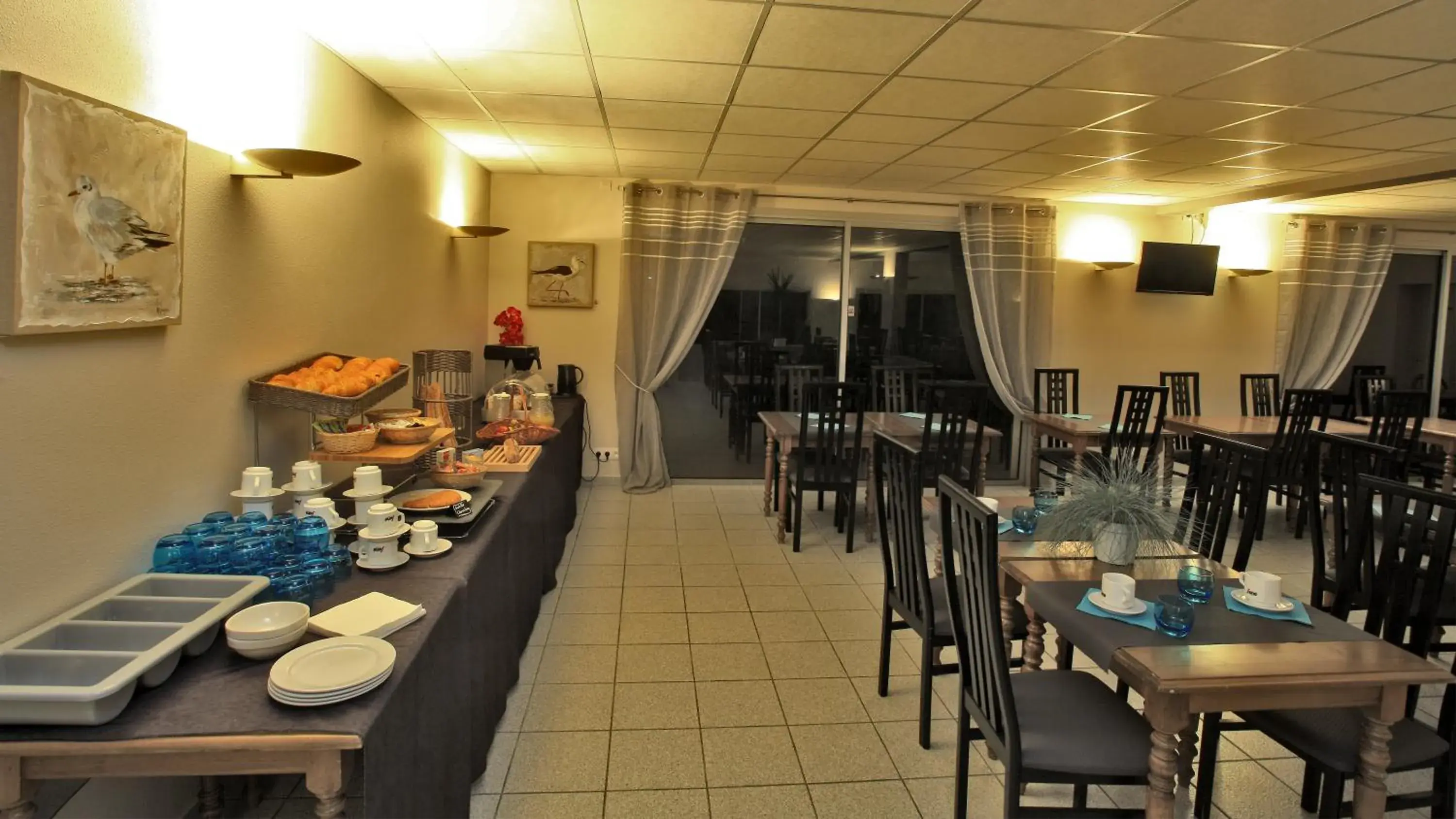 Buffet breakfast in Logis Hôtel L'Air Marin Buffet breakfast in Logis Hôtel L'Air Marin