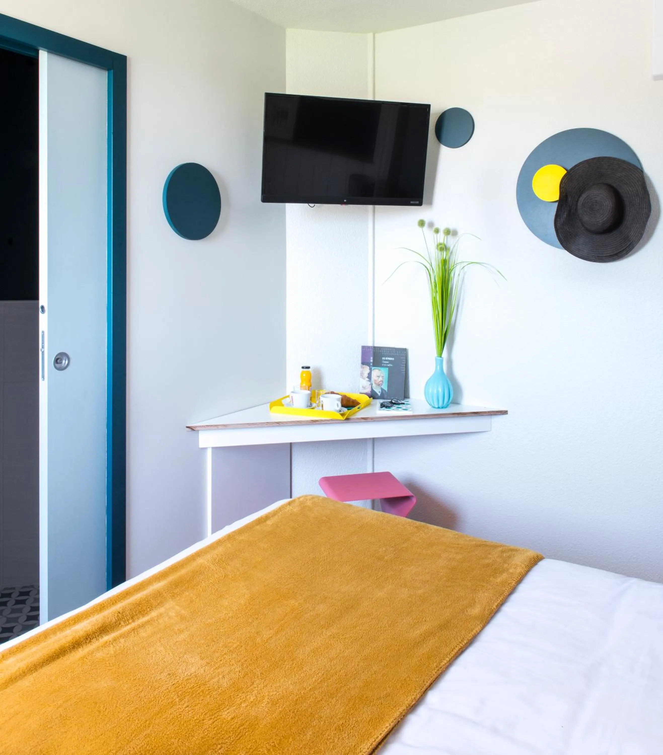 Bedroom, Bed in Logis Hôtel L'Air Marin