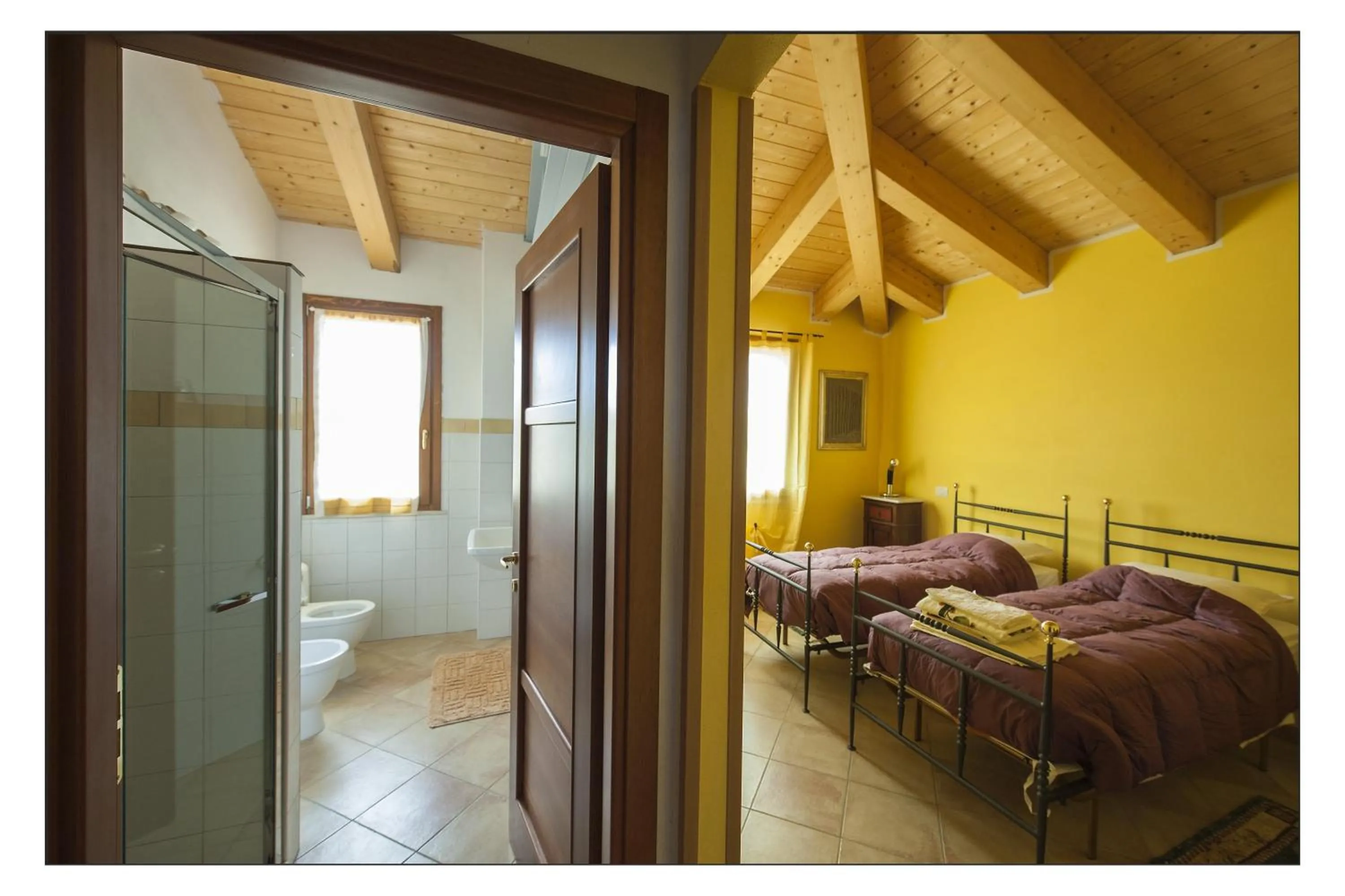 Decorative detail, Bed in Bed & Breakfast Montesterlino