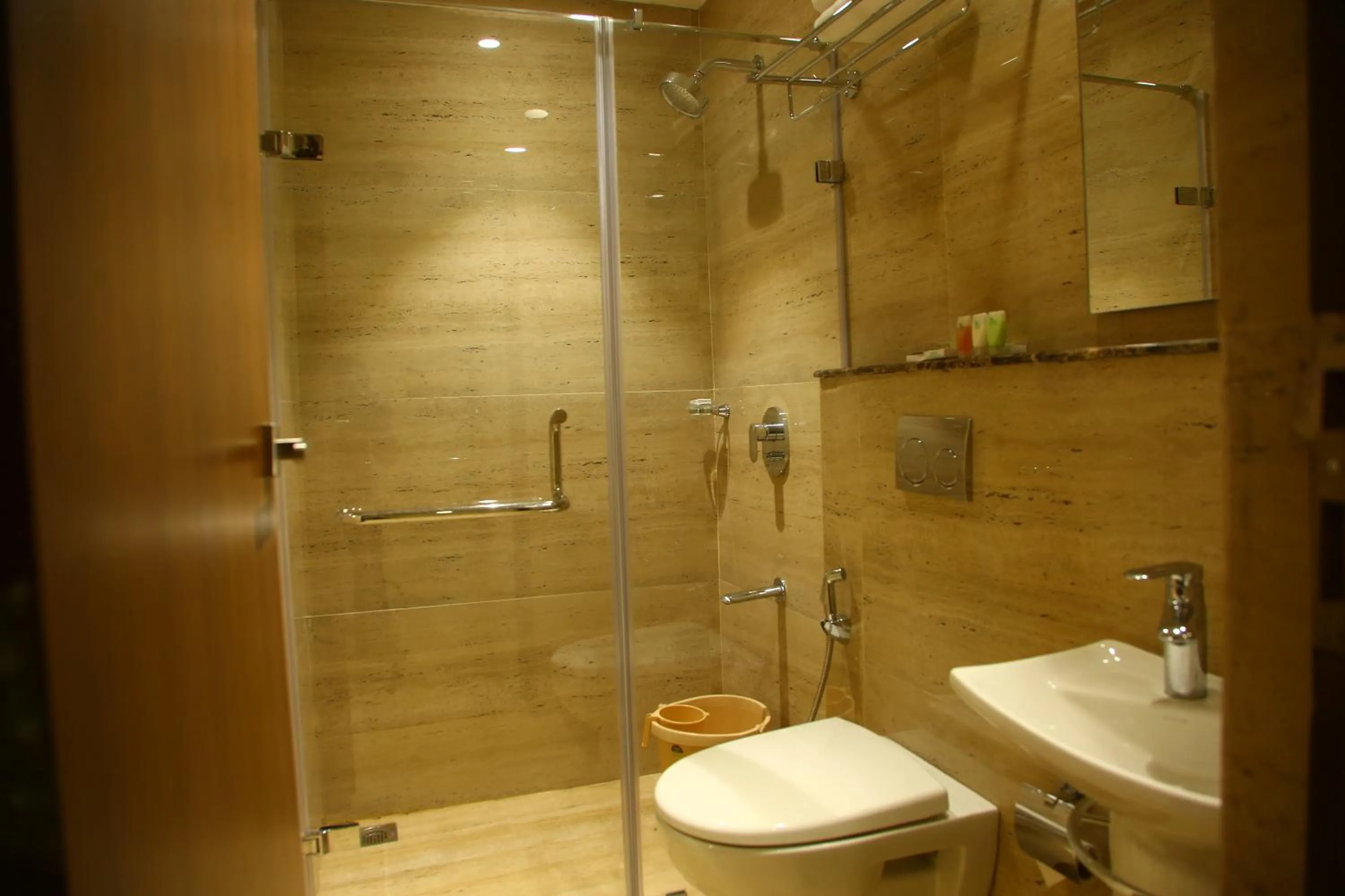 Shower in Mount Manor