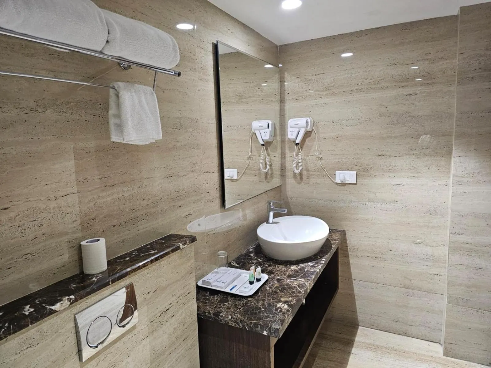 Bathroom in Mount Manor