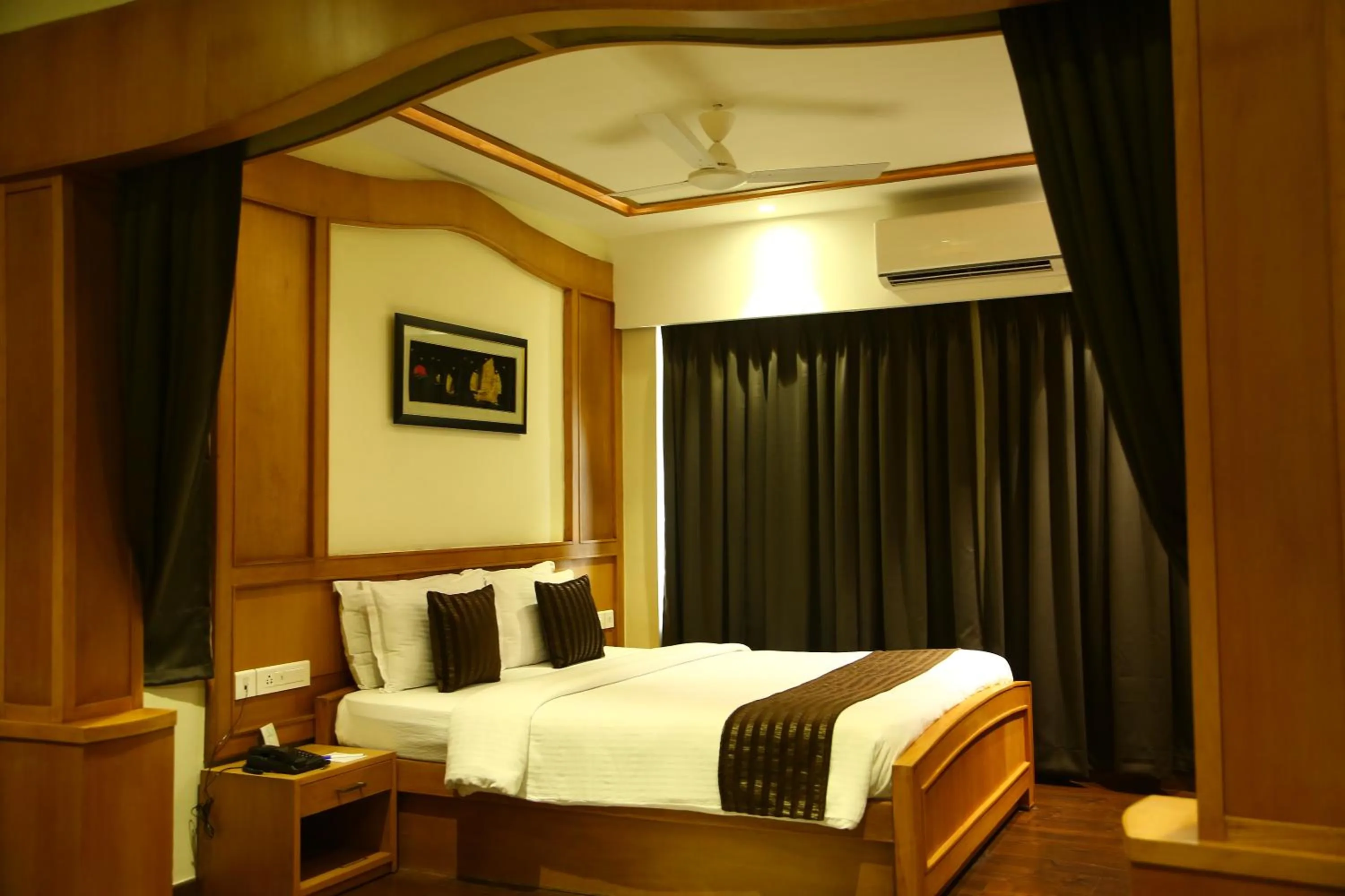 Bedroom, Bed in Mount Manor