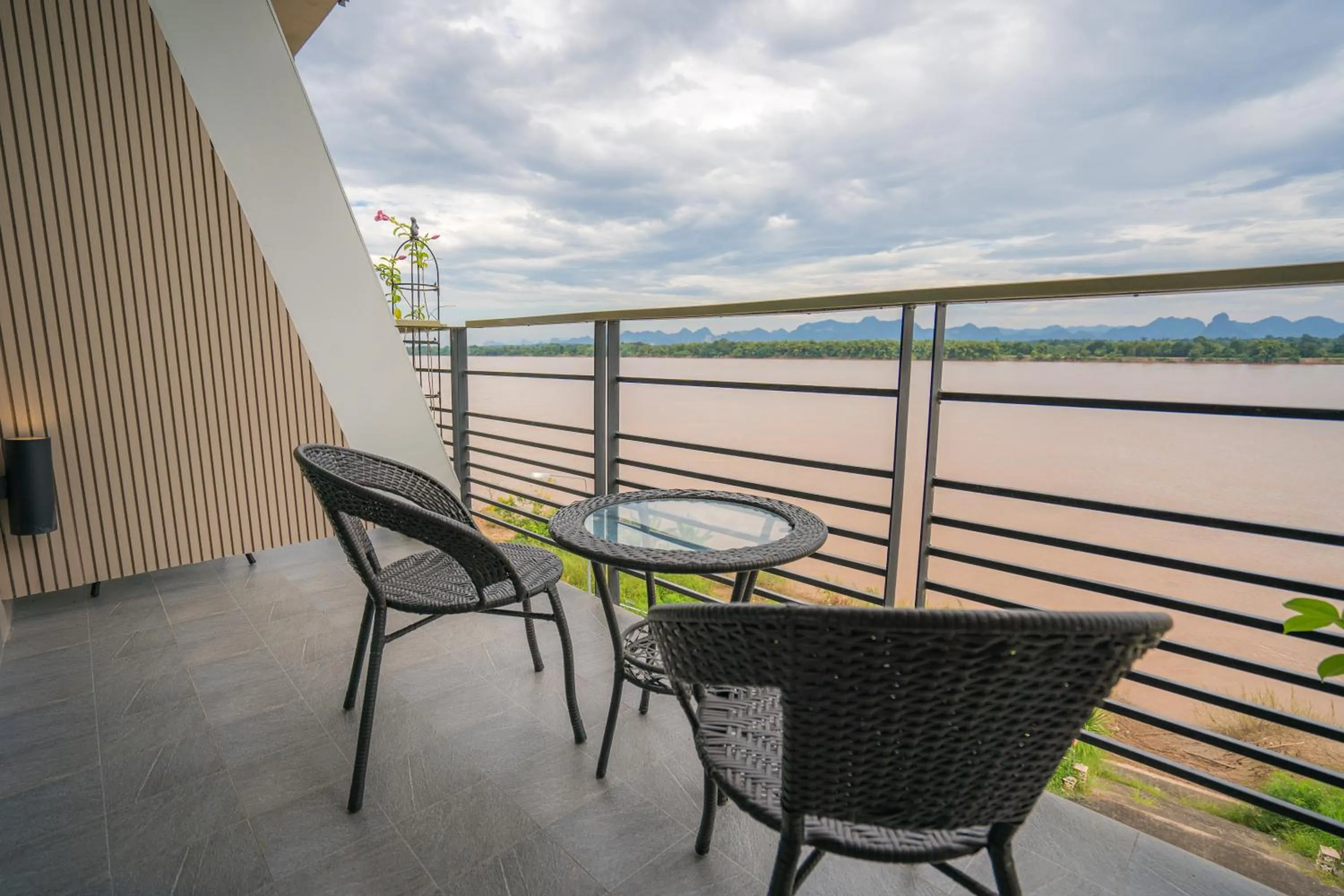 Mekong pano villa