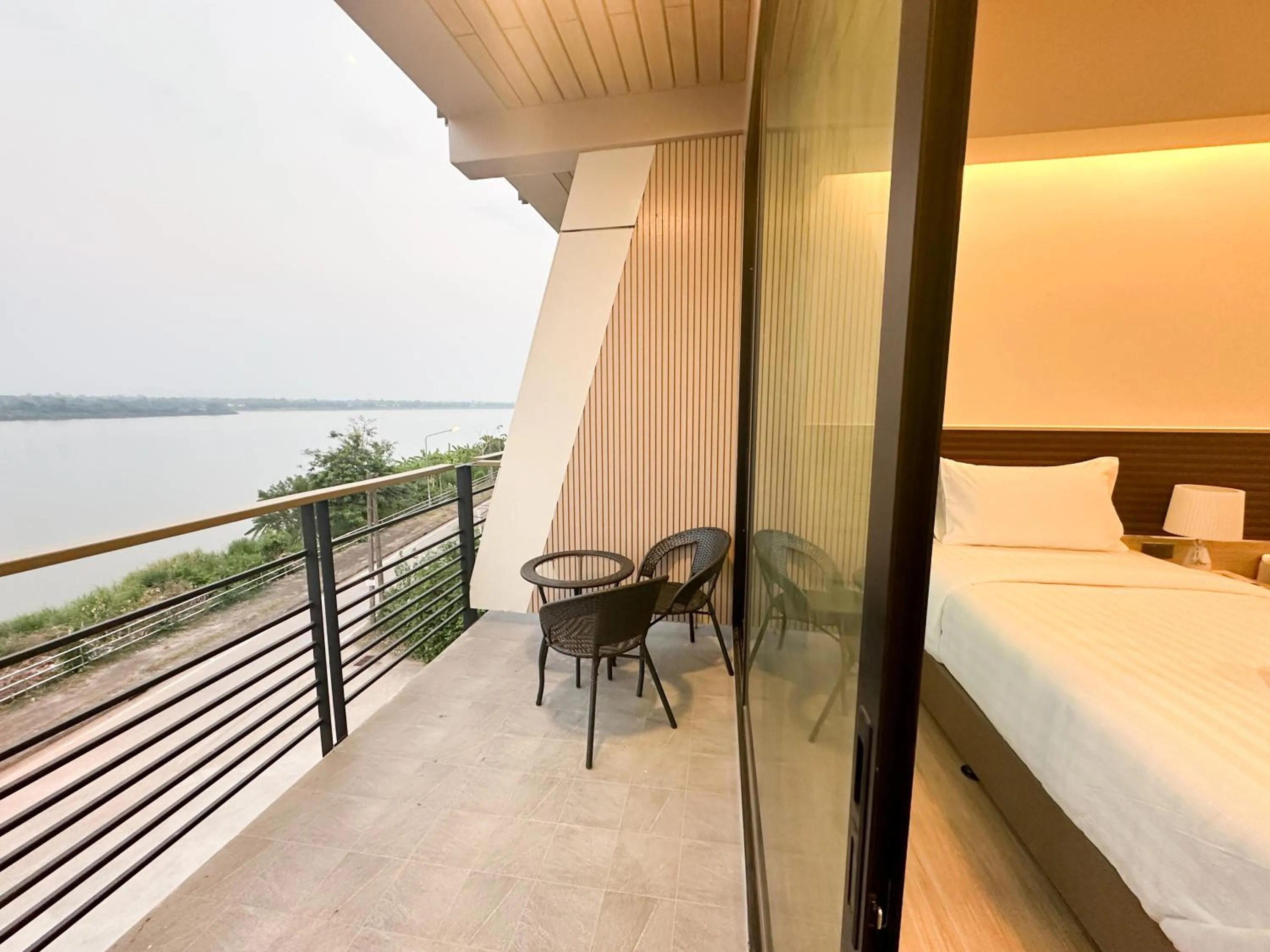 Bed in Mekong pano villa