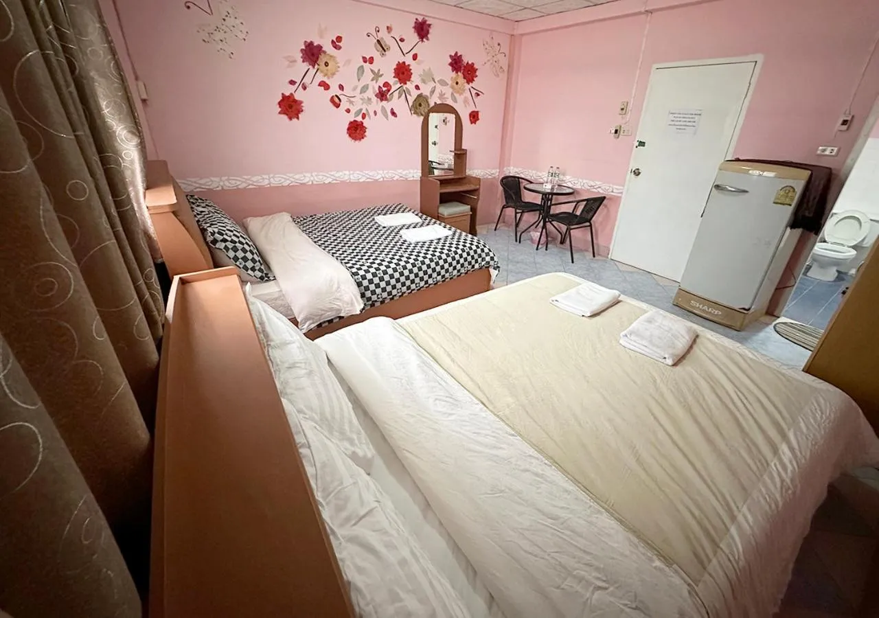 Bed in Sea View Jomtien Guest House