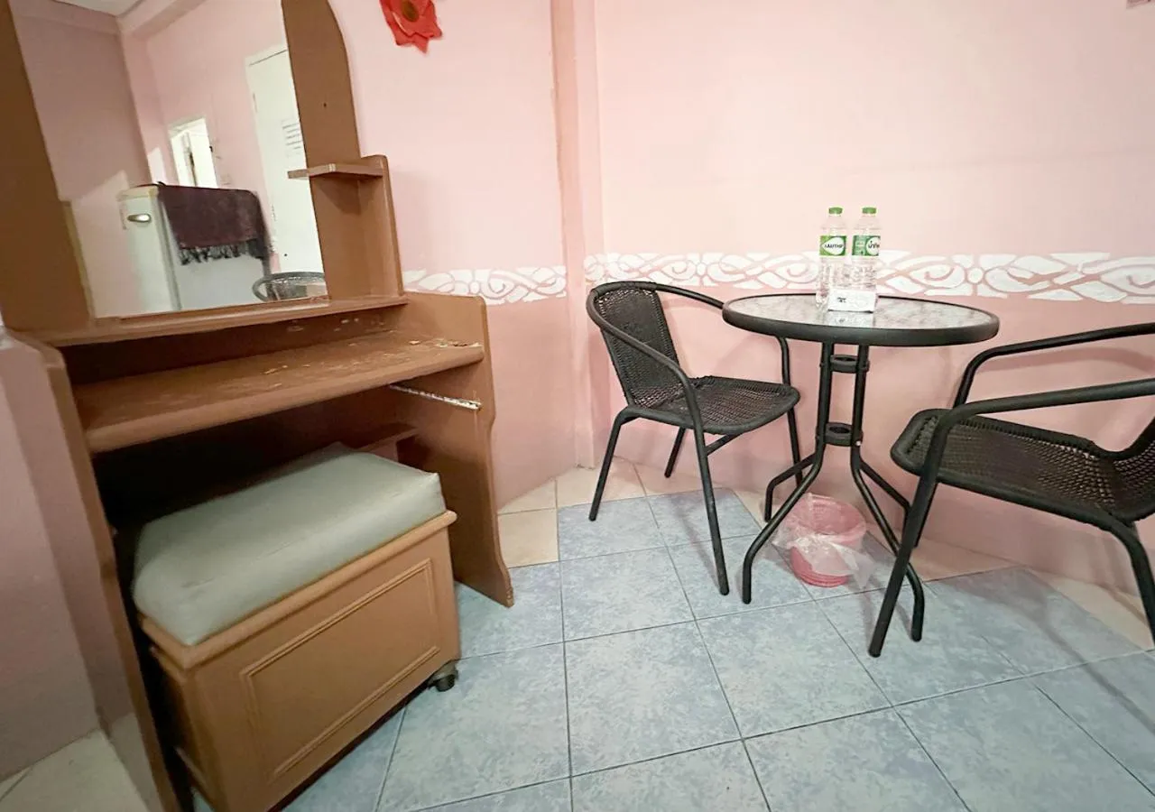 Seating area in Sea View Jomtien Guest House