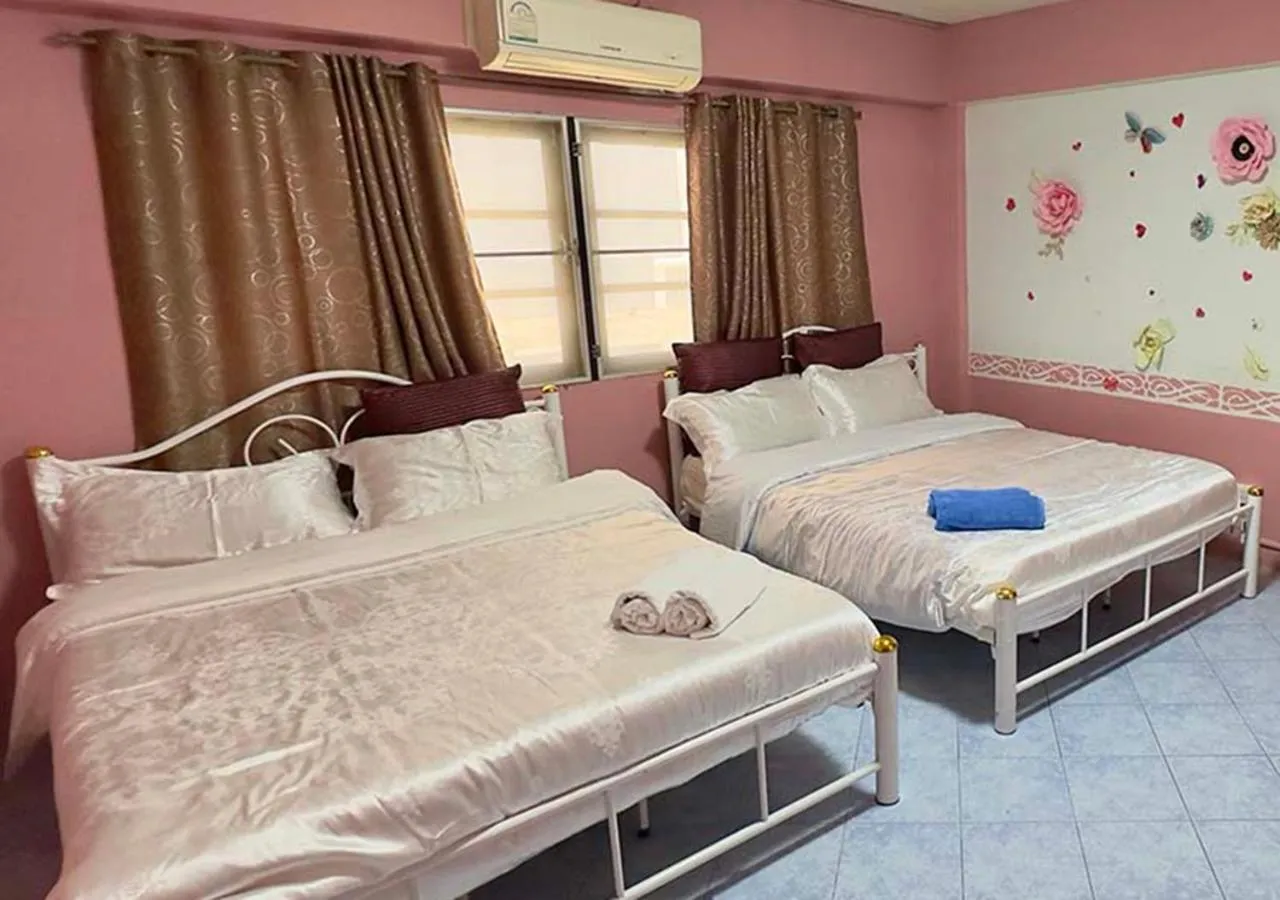 Bed in Sea View Jomtien Guest House