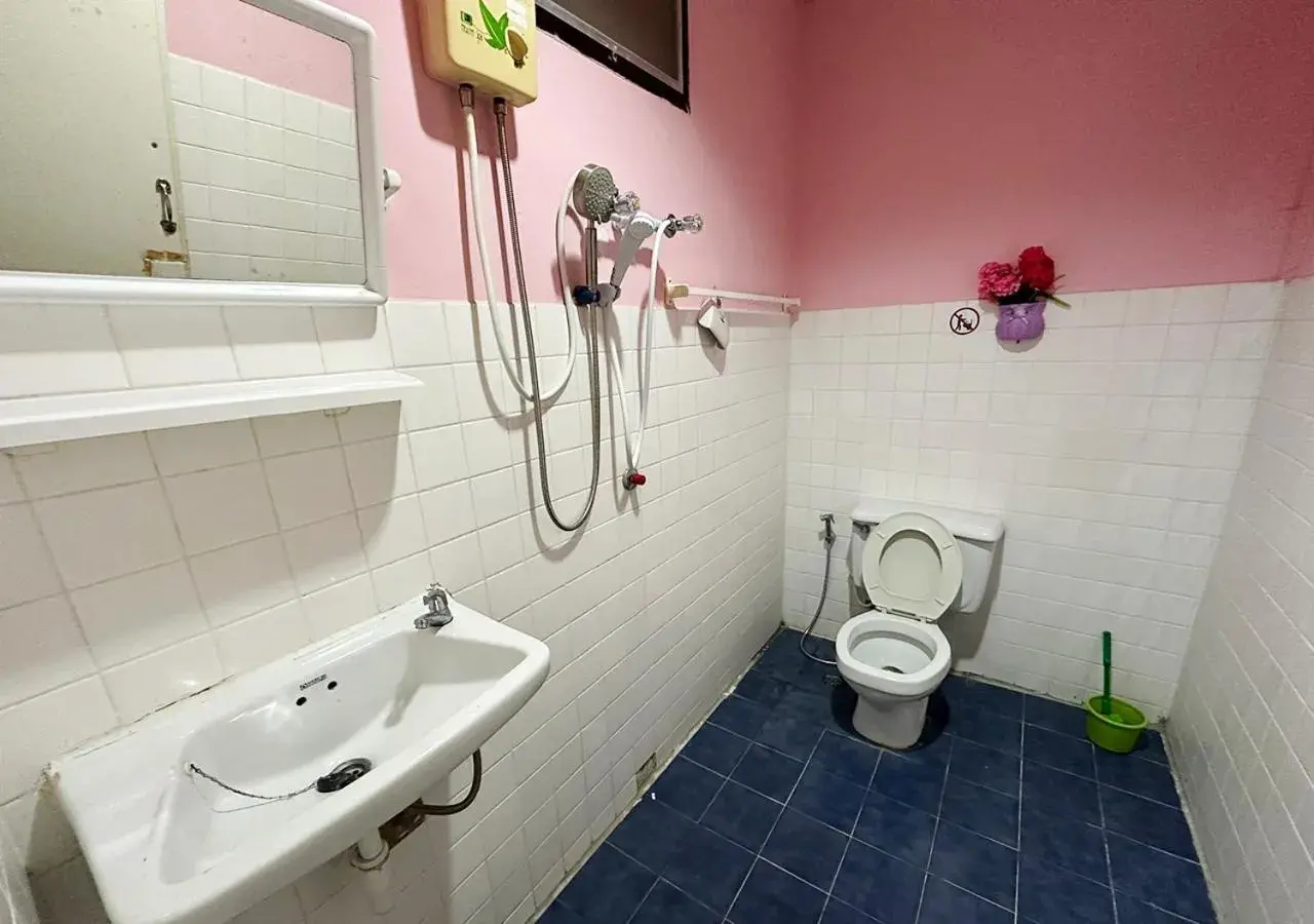 Shower in Sea View Jomtien Guest House Shower in Sea View Jomtien Guest House