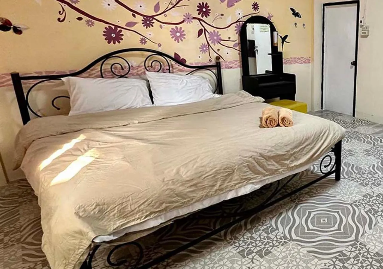 Bed in Sea View Jomtien Guest House