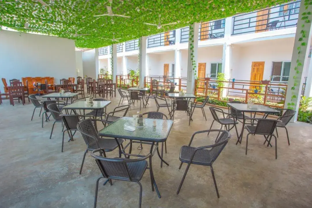 Breakfast in Green Mango Resort Breakfast in Green Mango Resort