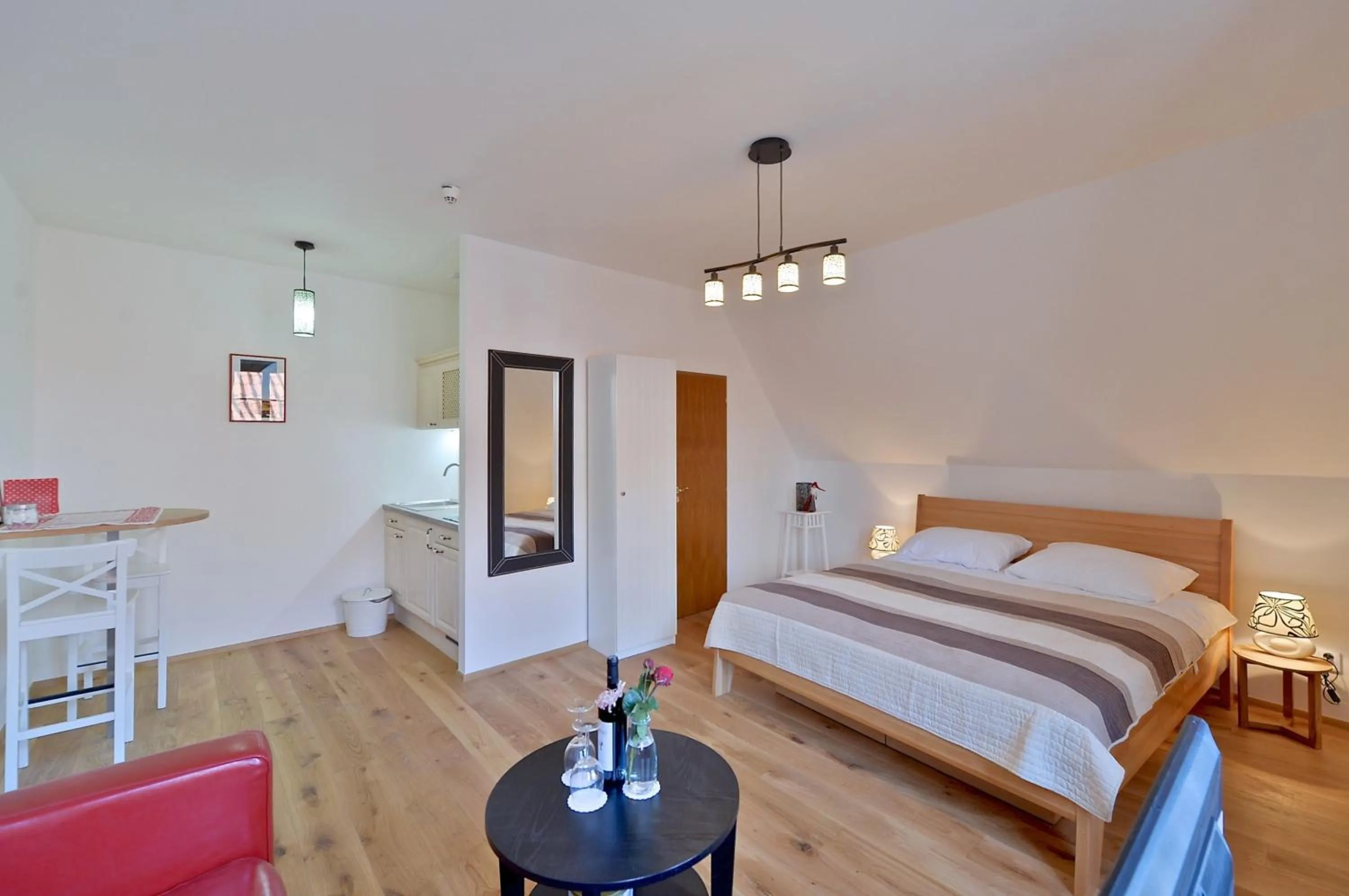 Coffee/tea facilities, Bed in Old Town Boutique Apartments