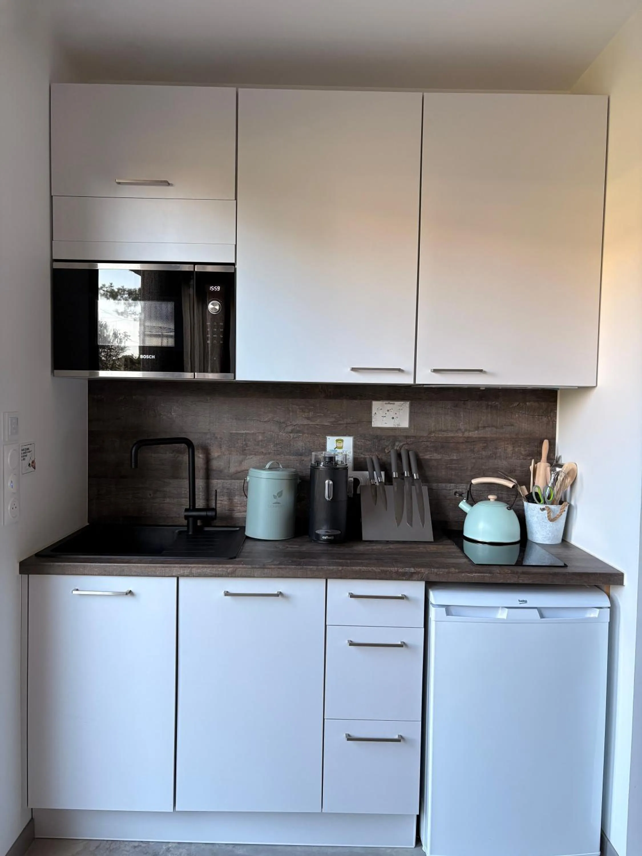 Coffee/tea facilities in Kaze Océan, The Originals Relais