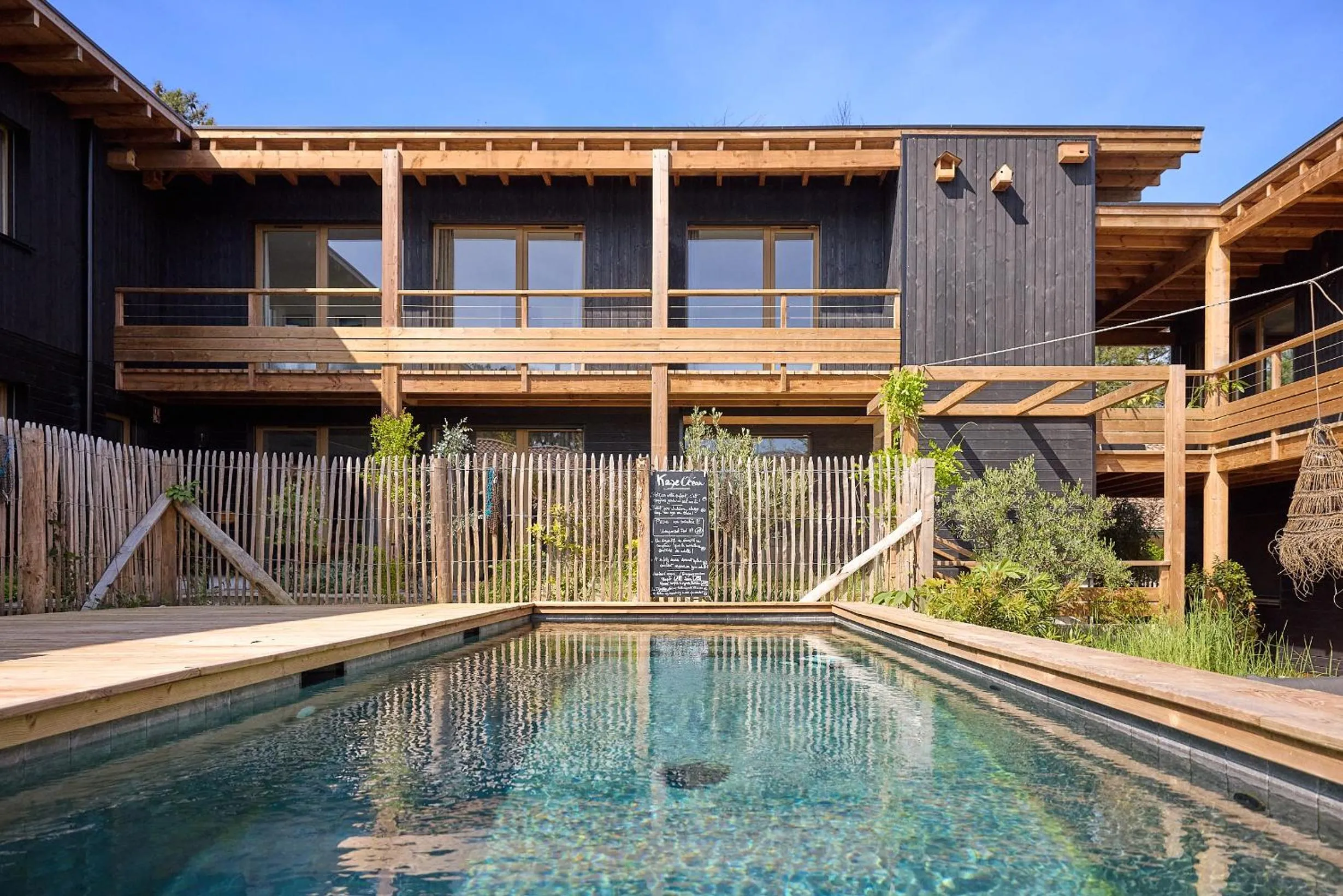 Swimming pool in Kaze Océan, The Originals Relais