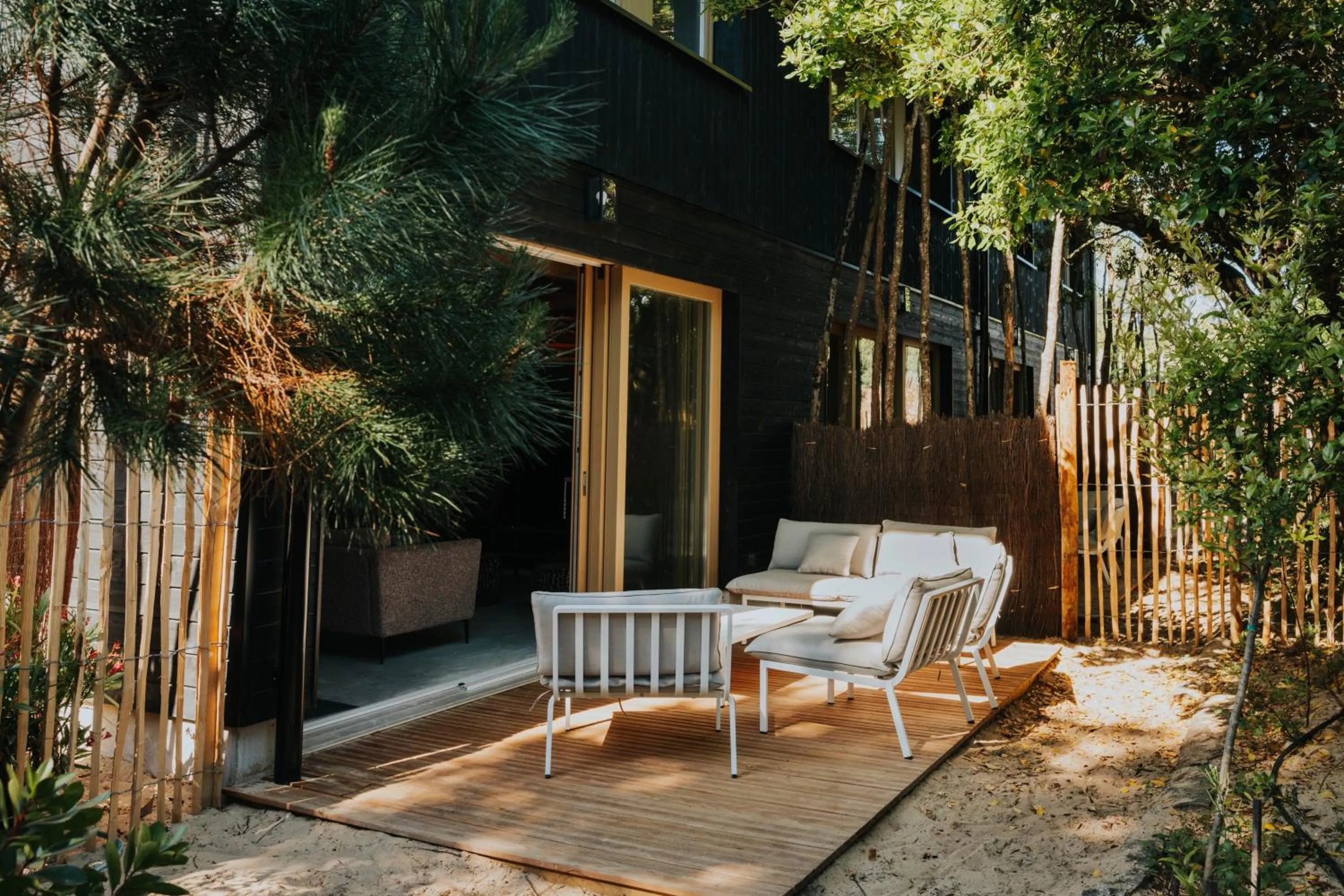 Patio in Kaze Océan, The Originals Relais