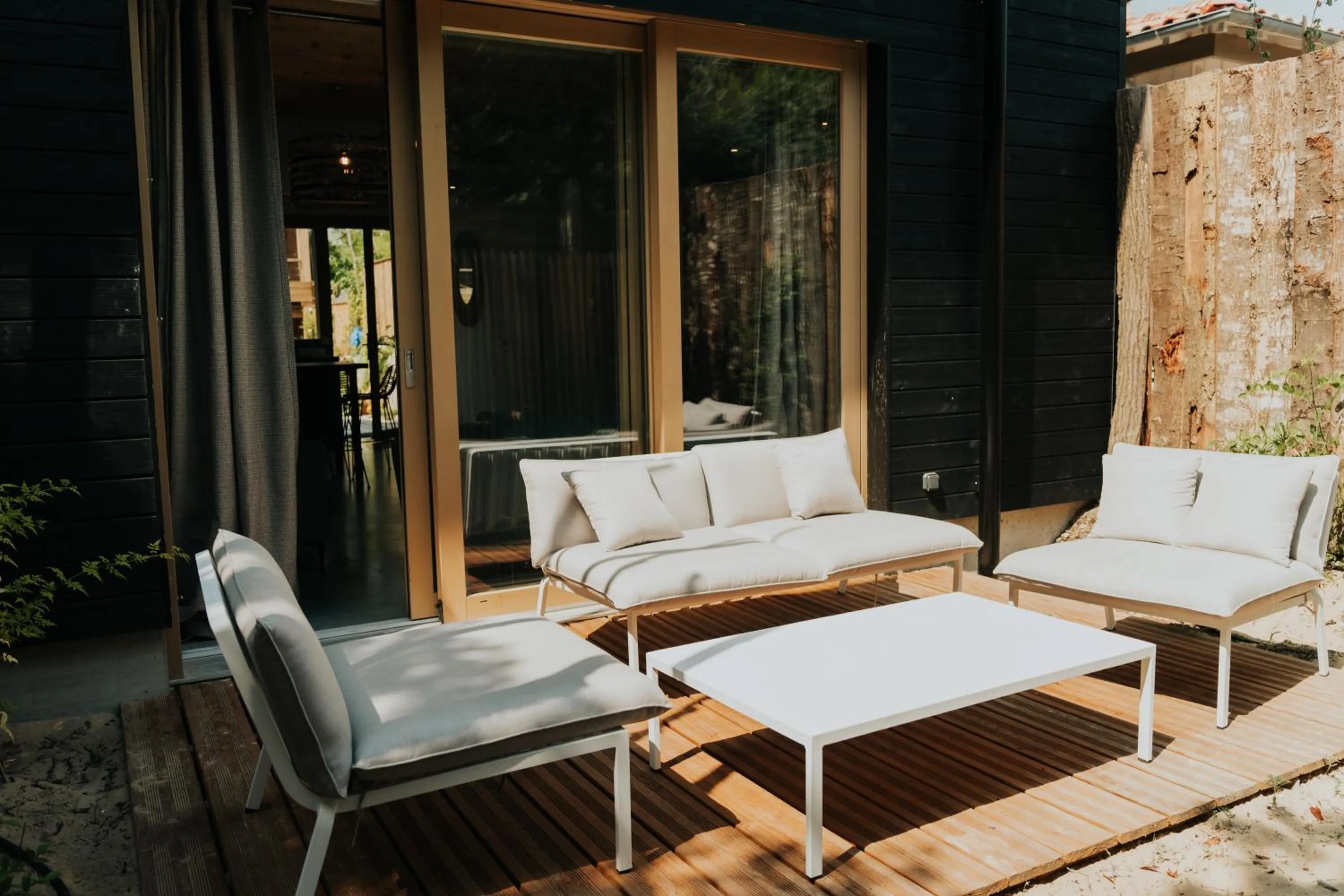 Patio in Kaze Océan, The Originals Relais