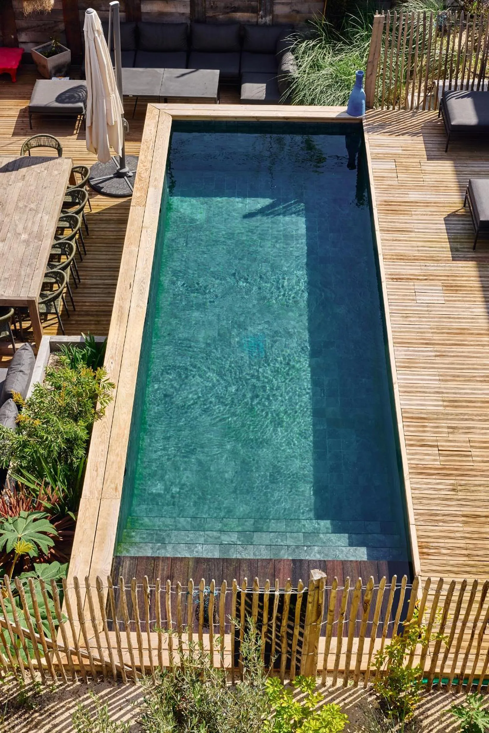 Swimming pool in Kaze Océan, The Originals Relais