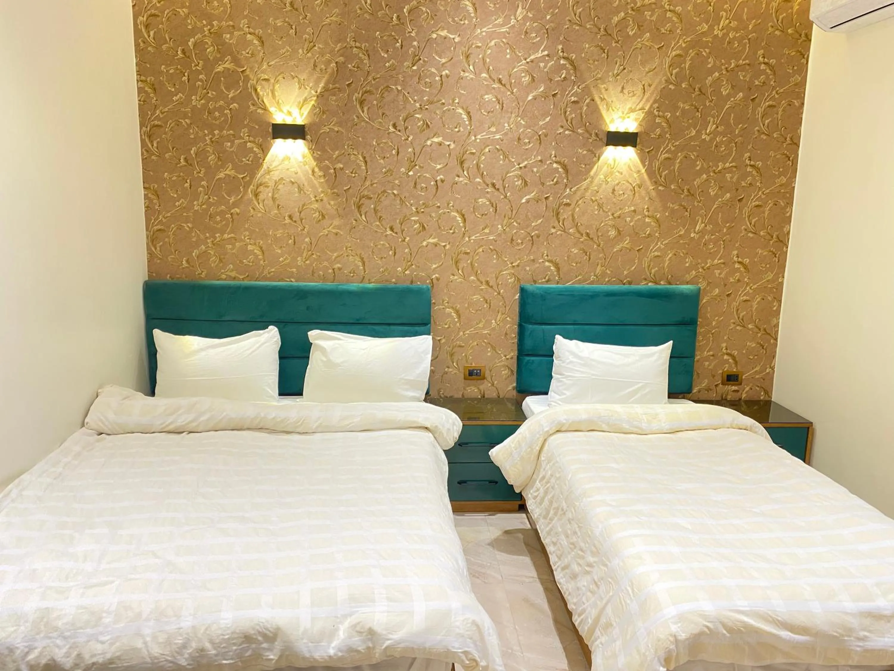 Bed in Hotel Richmond Down Town