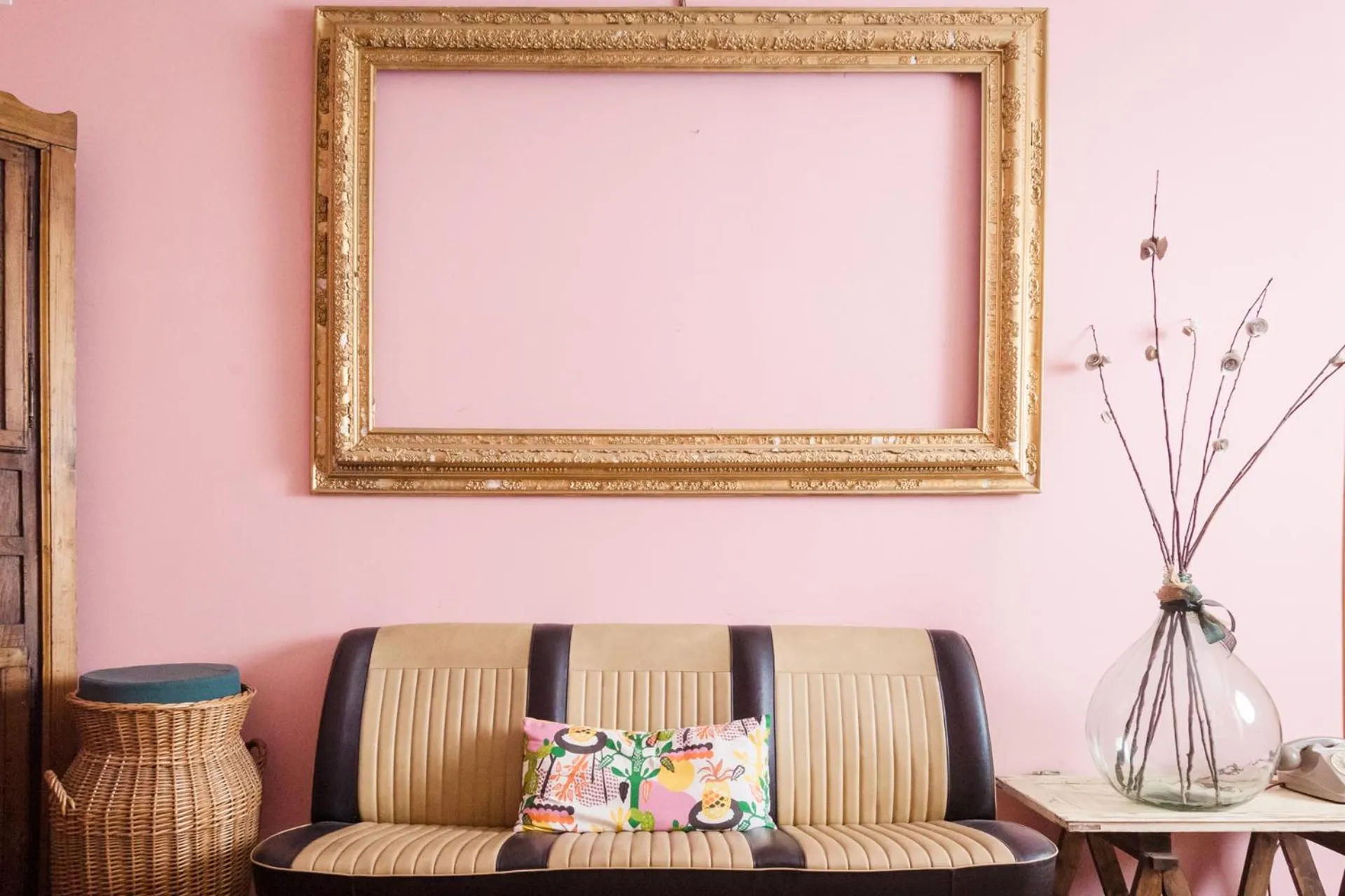 Communal lounge/ TV room in MeraVilla