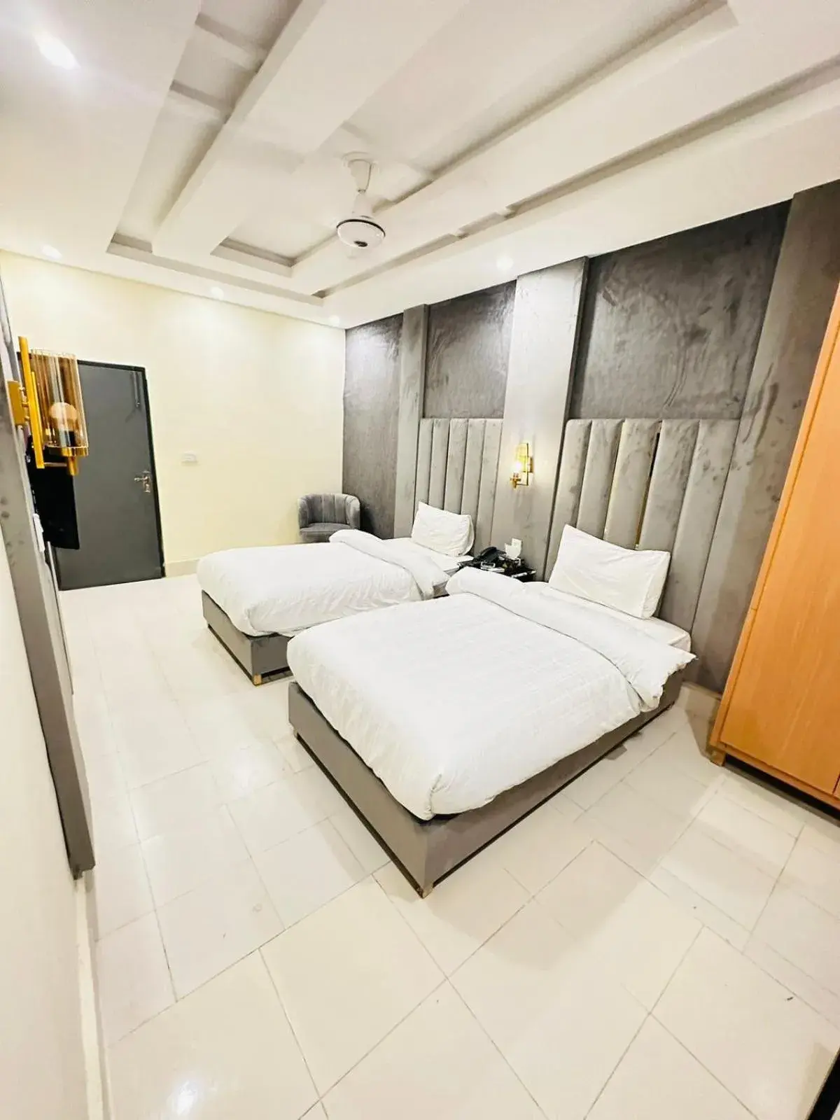 Deluxe Twin Room in Shelton Boulevard Islamabad Deluxe Twin Room in Shelton Boulevard Islamabad