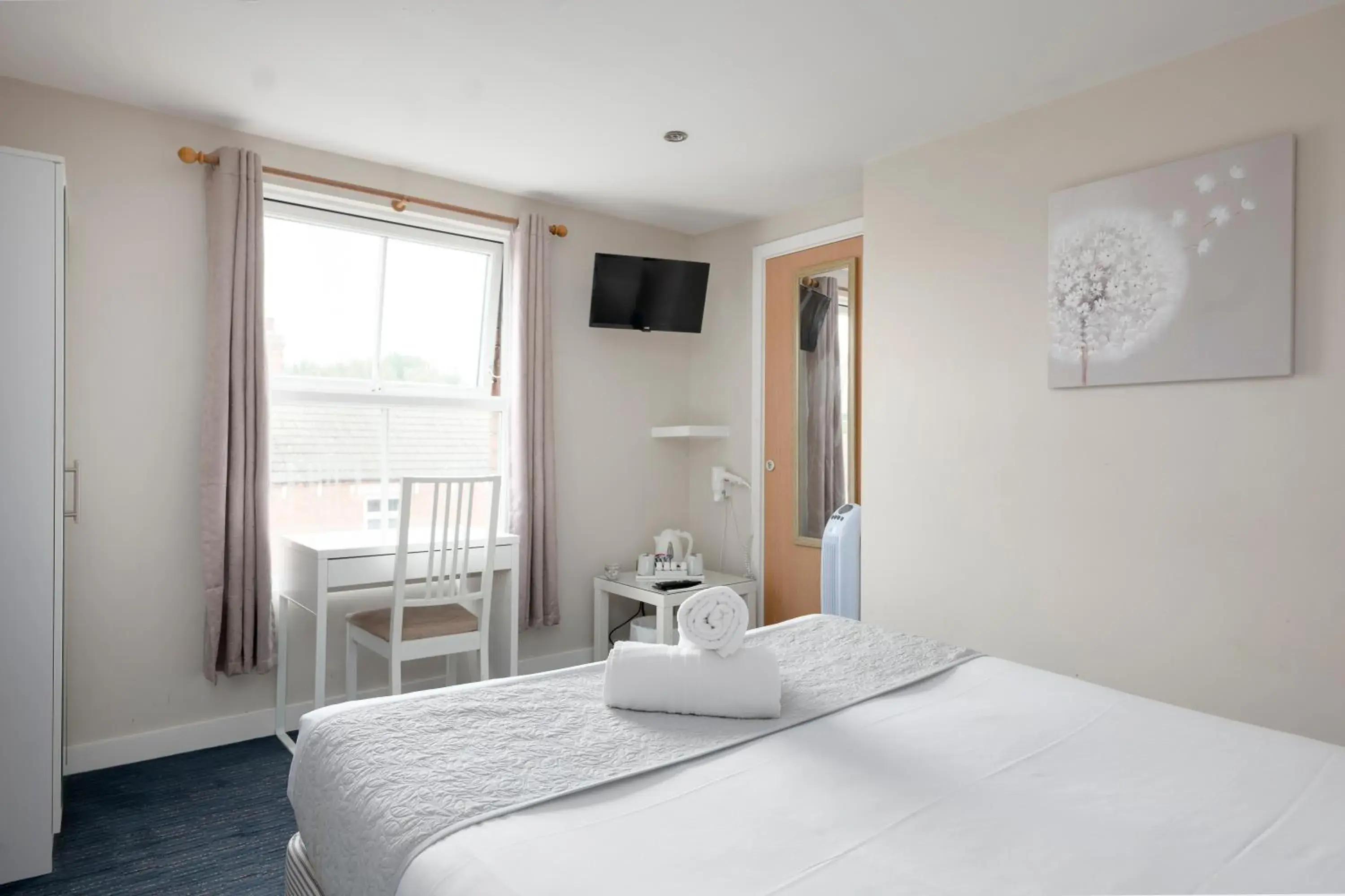 Bedroom, Bed in The R Inn Hotel Bedroom, Bed in The R Inn Hotel