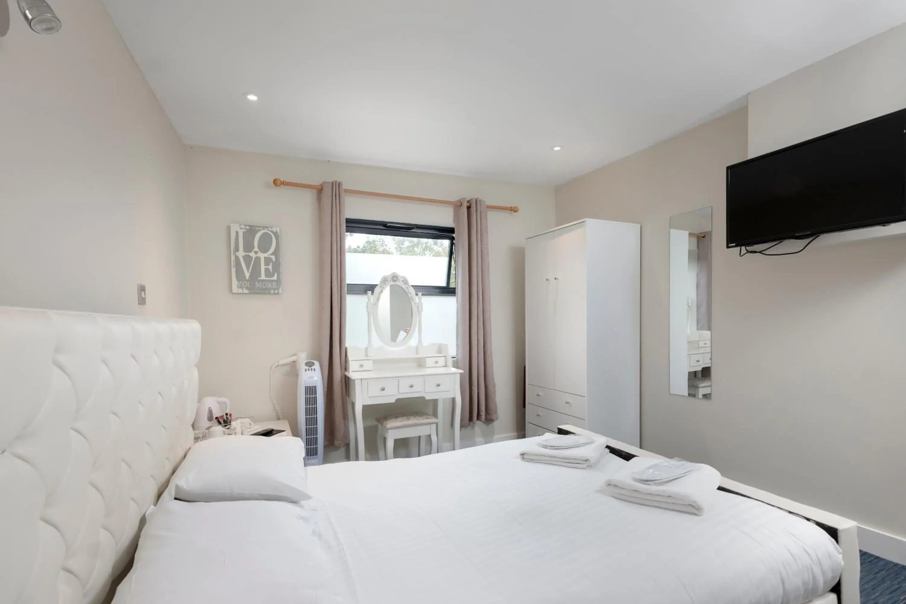 Bedroom, Bed in The R Inn Hotel Bedroom, Bed in The R Inn Hotel