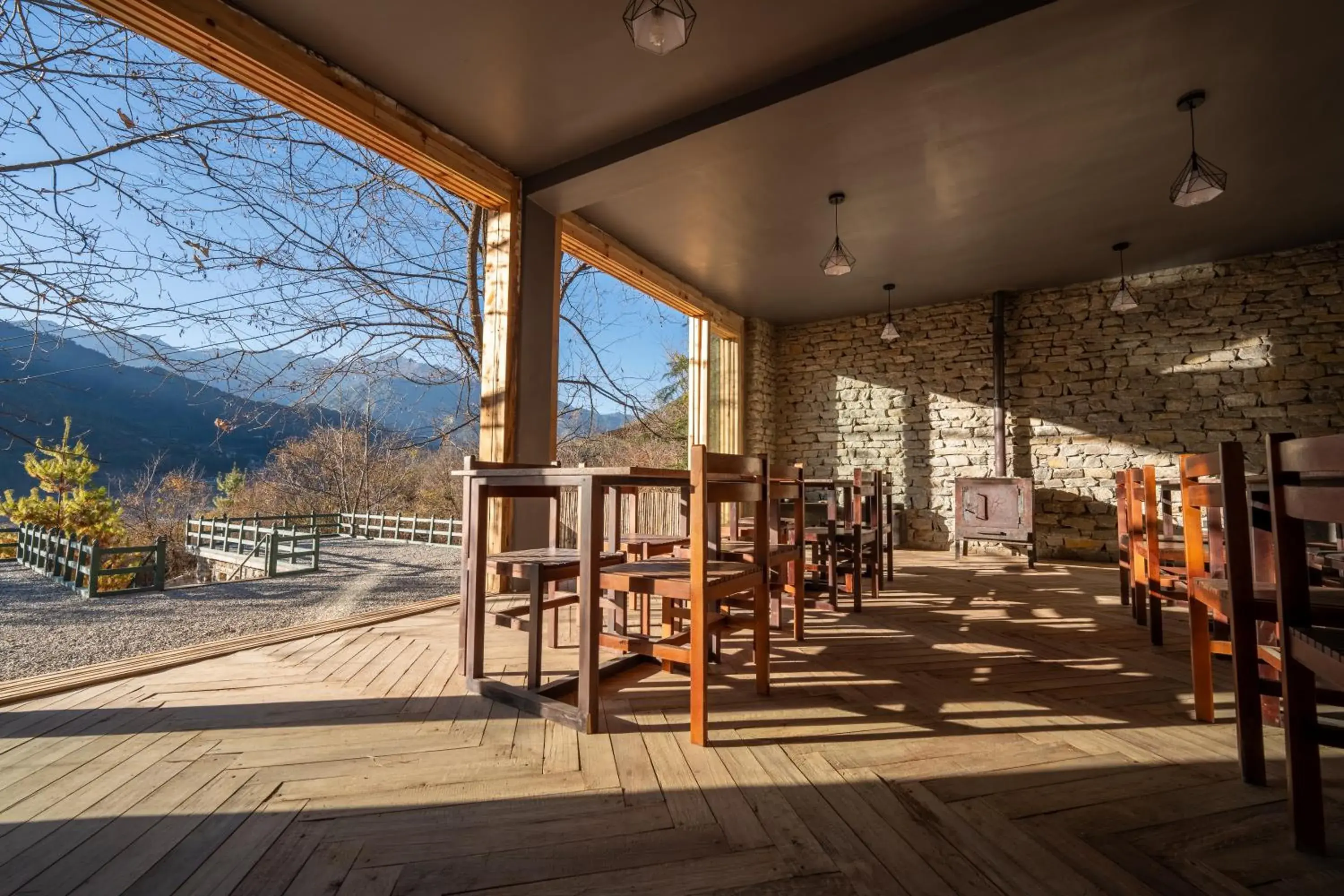 Restaurant/places to eat in Taktsangri-La Restaurant/places to eat in Taktsangri-La