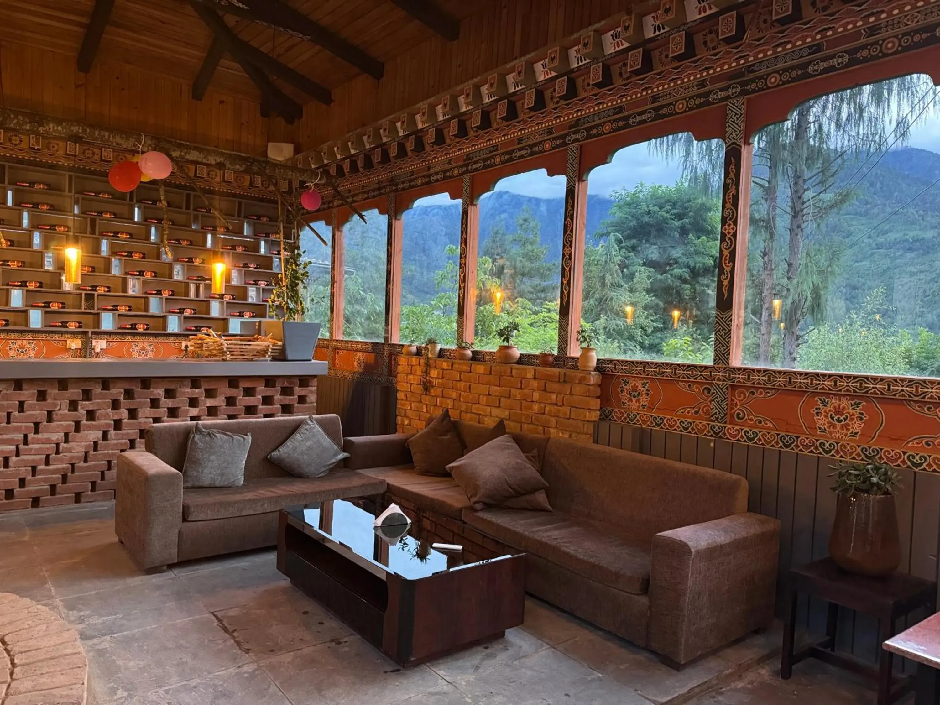 Restaurant/places to eat in Taktsangri-La Restaurant/places to eat in Taktsangri-La