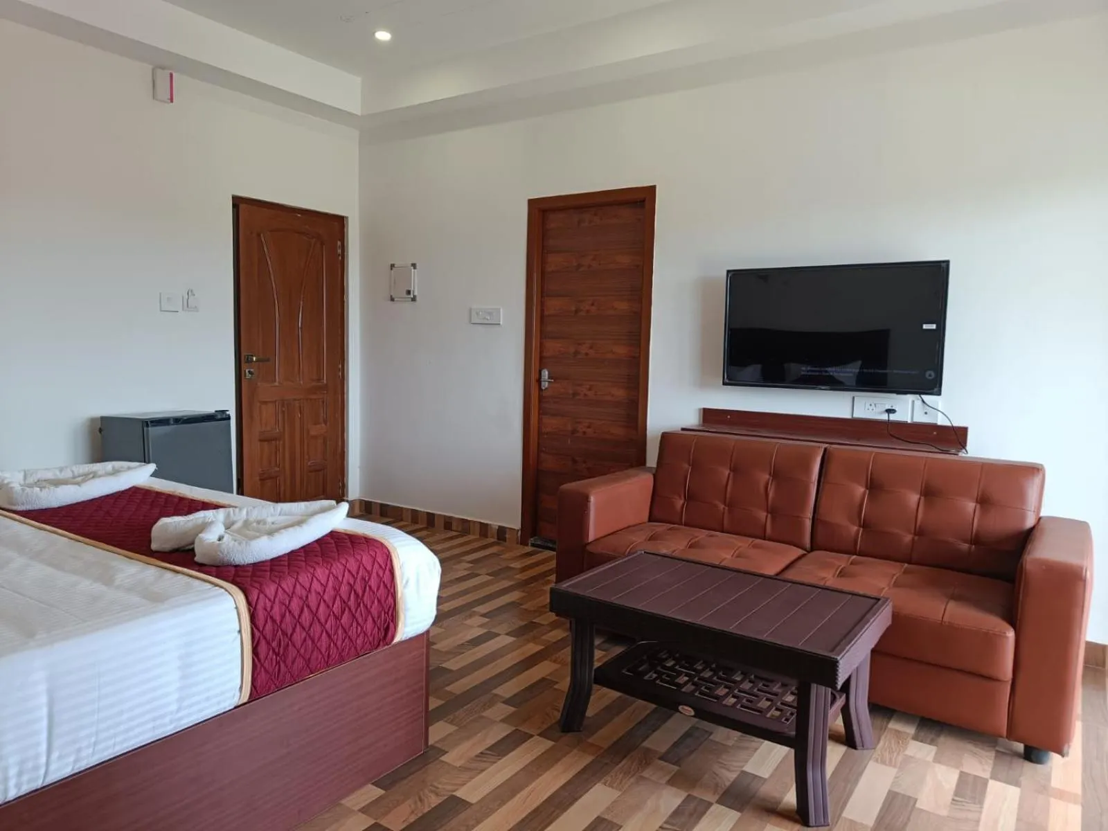 Communal lounge/ TV room, Bed in Nature's Trail