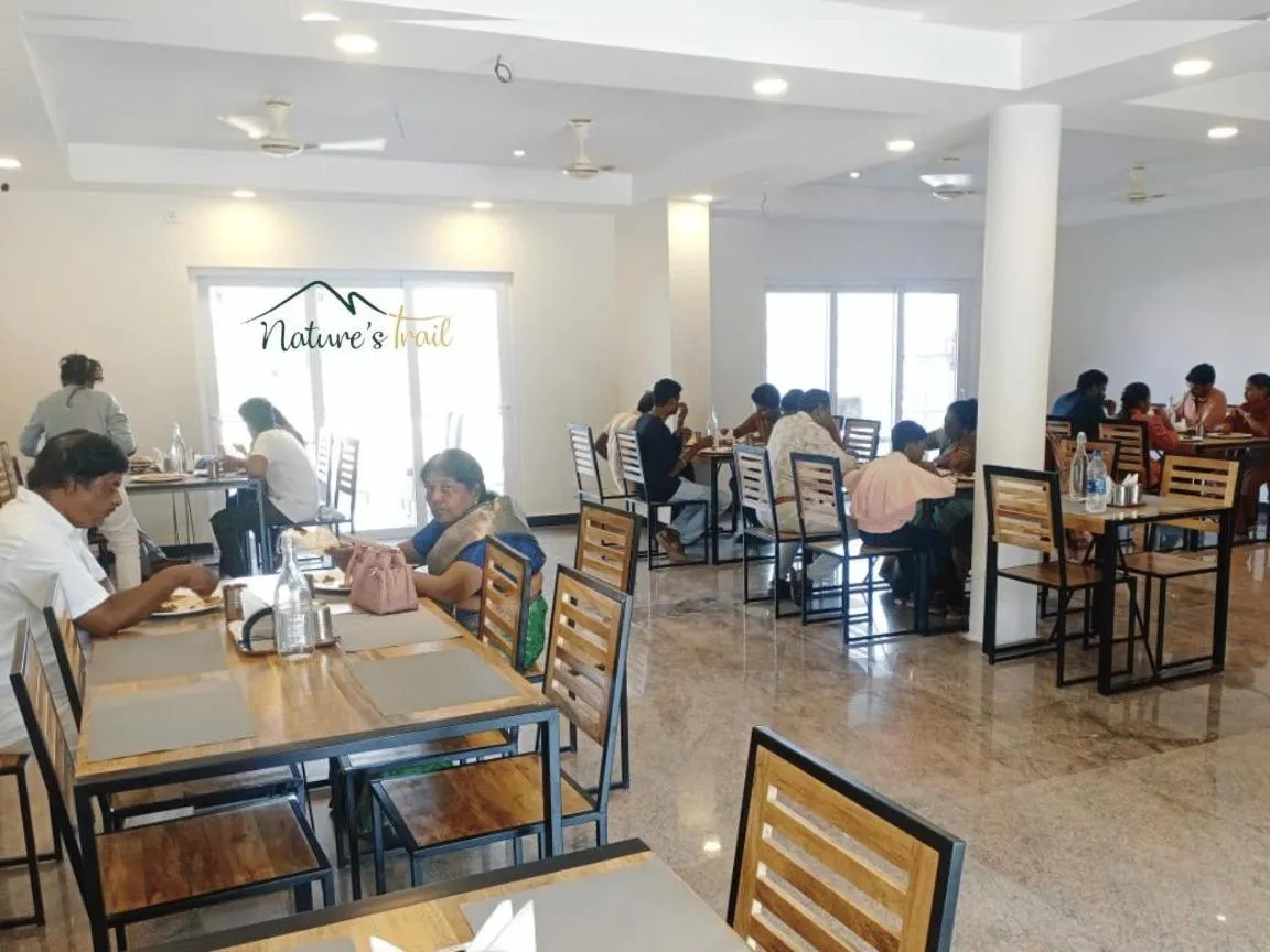Restaurant/places to eat in Nature's Trail