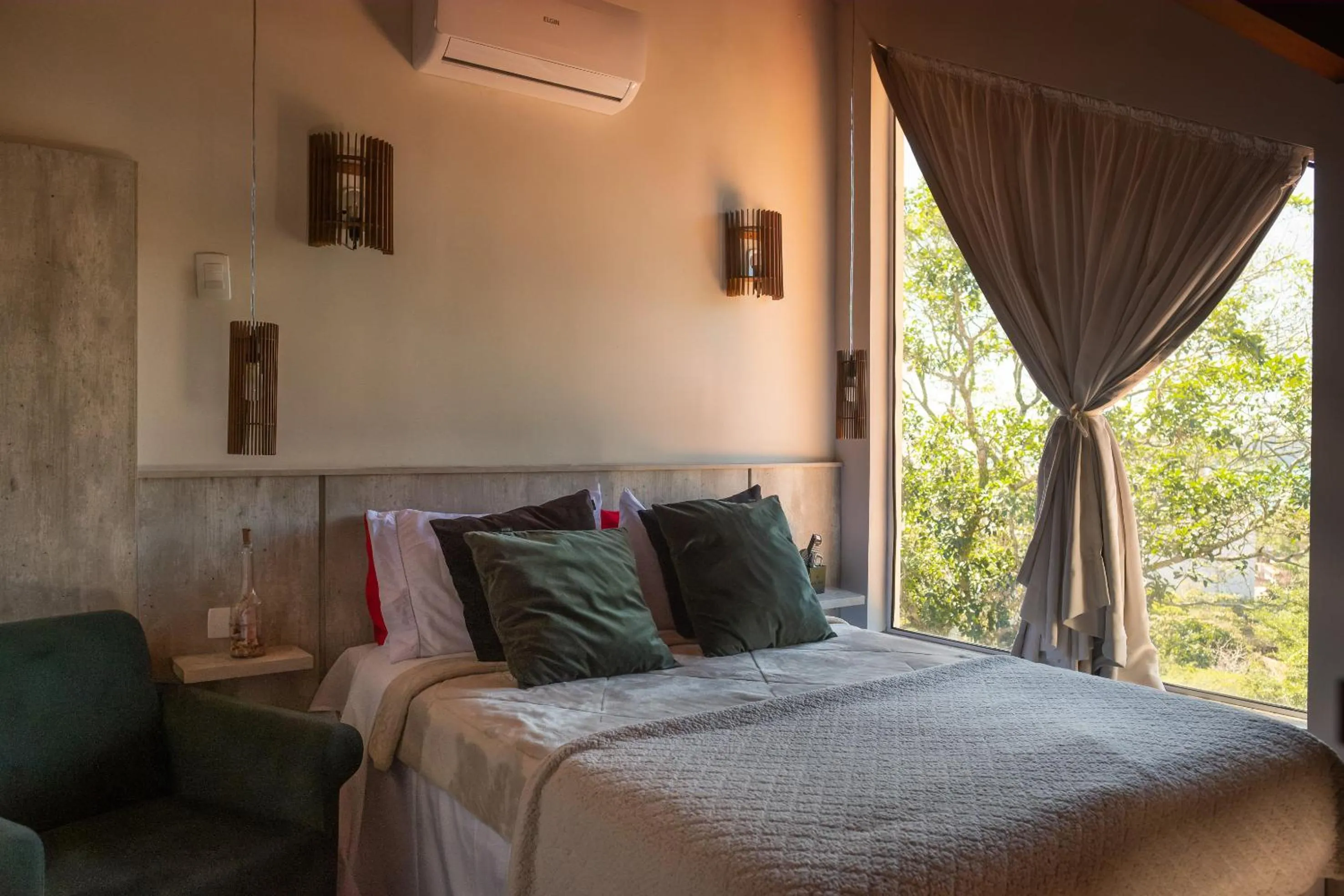 Sea view, Bed in Bombinhas Guest House