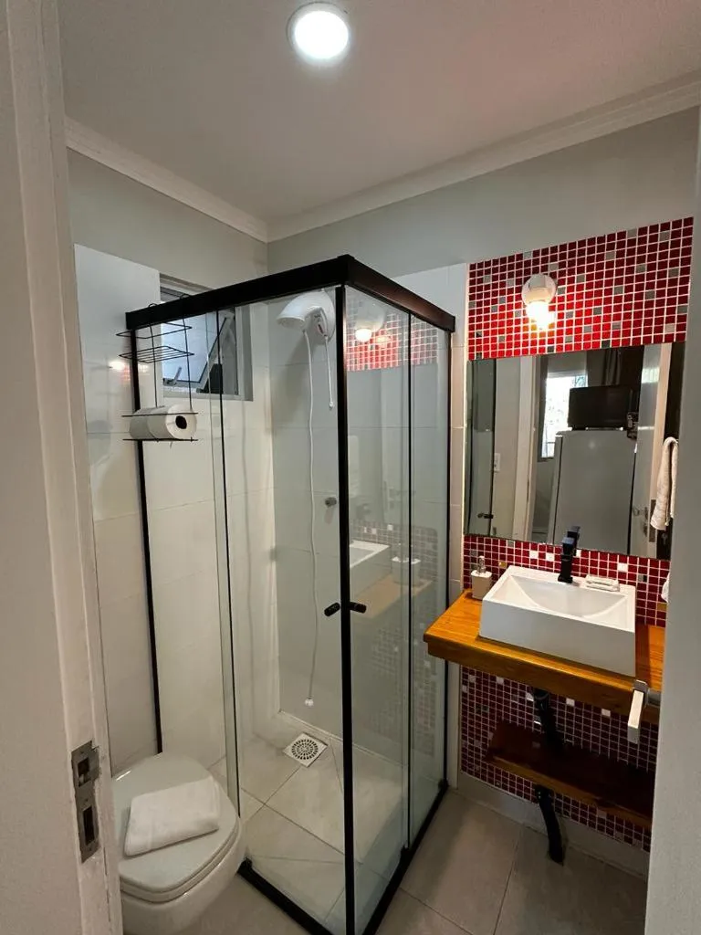 Toilet in Bombinhas Guest House