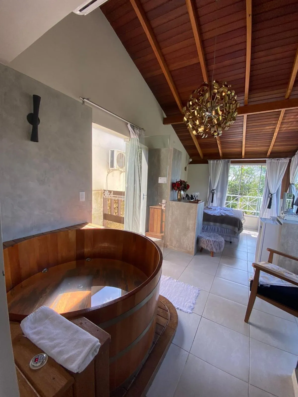 Hot Tub in Bombinhas Guest House