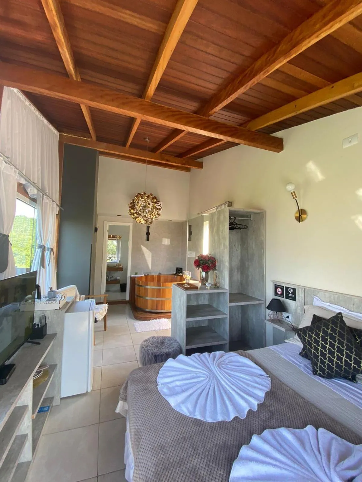 TV and multimedia in Bombinhas Guest House