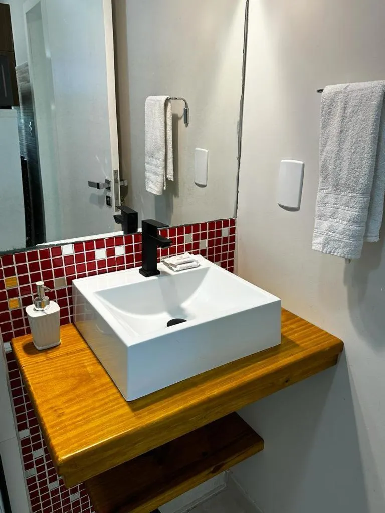 Toilet in Bombinhas Guest House