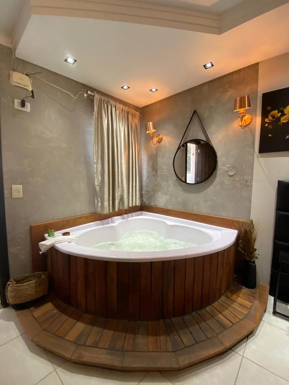 Hot Tub in Bombinhas Guest House