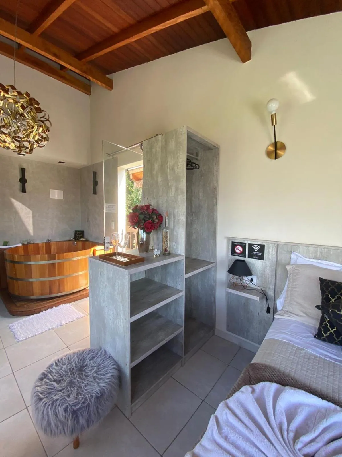 Photo of the whole room, Bed in Bombinhas Guest House