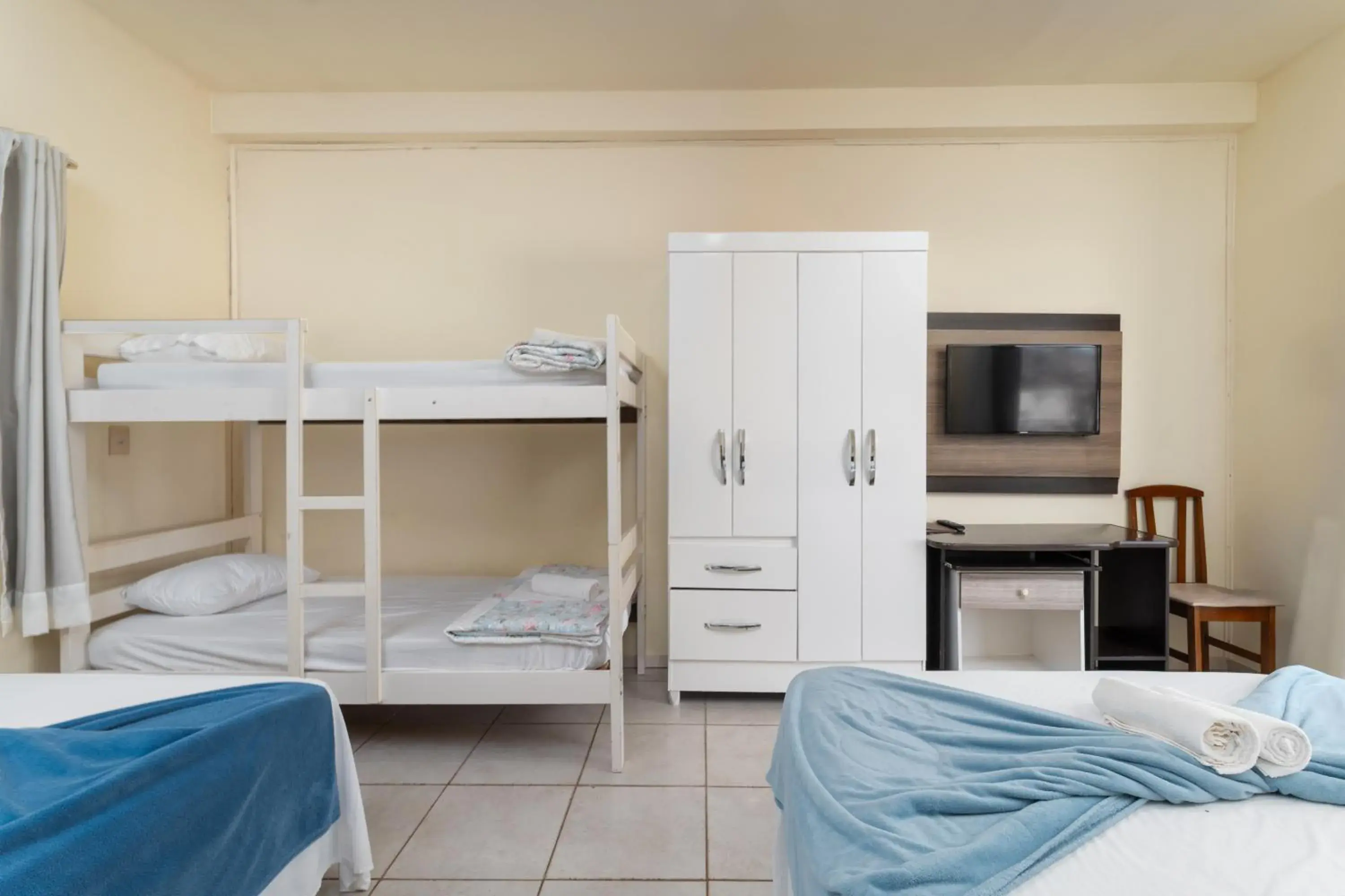 Family Room in Hotel Dallas - Penha SC Family Room in Hotel Dallas - Penha SC
