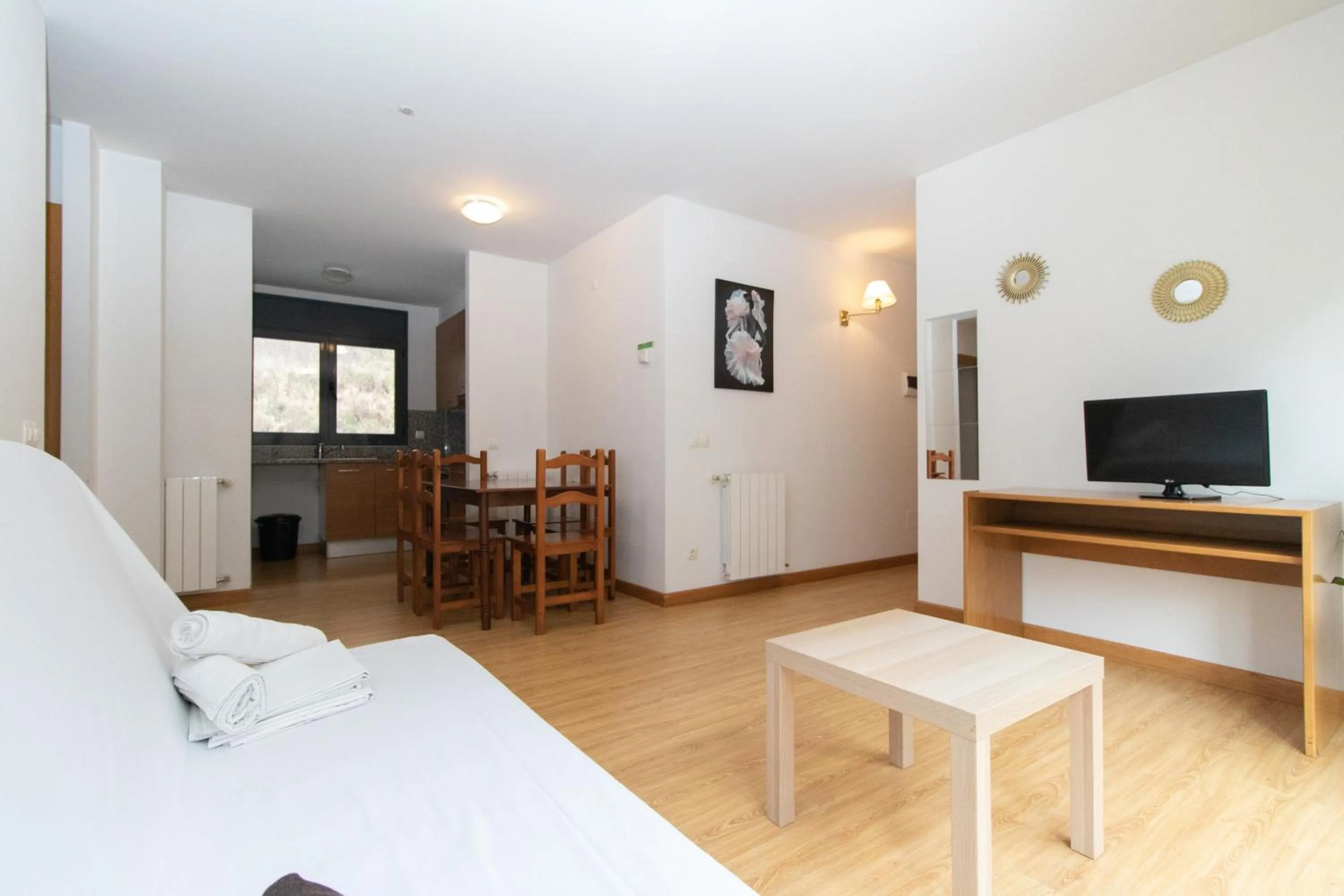 TV and multimedia, Bed in Apartamentos Canillo 3000