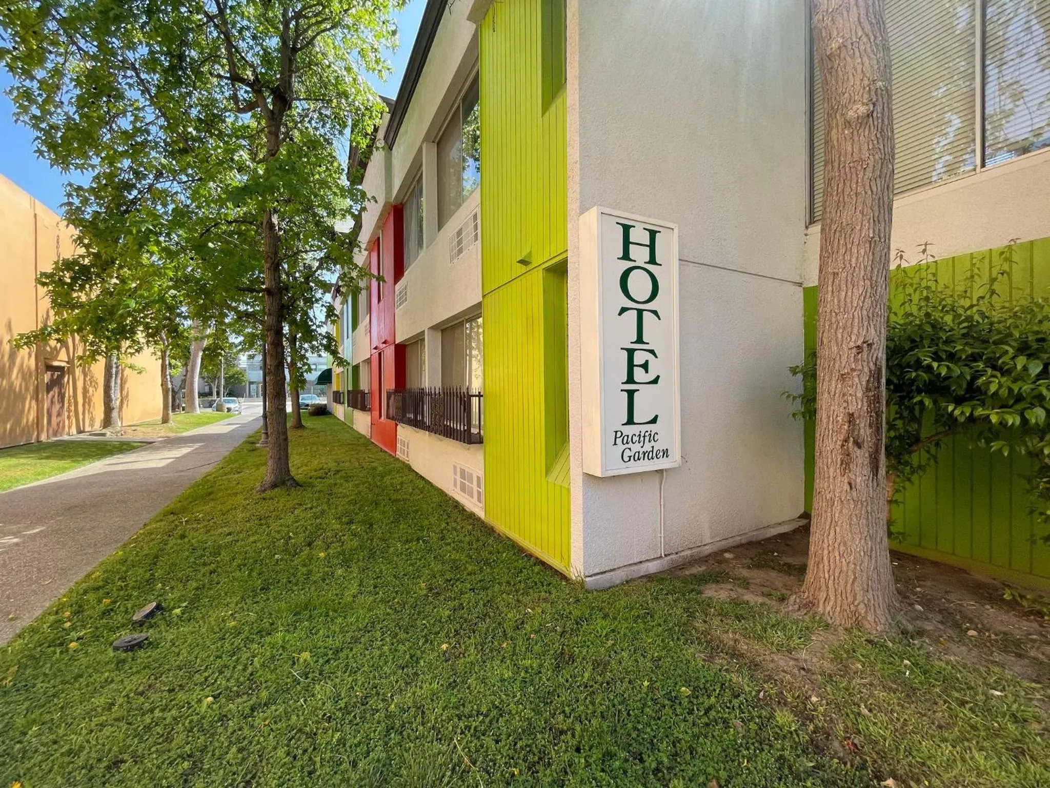 Hotel Pacific Garden