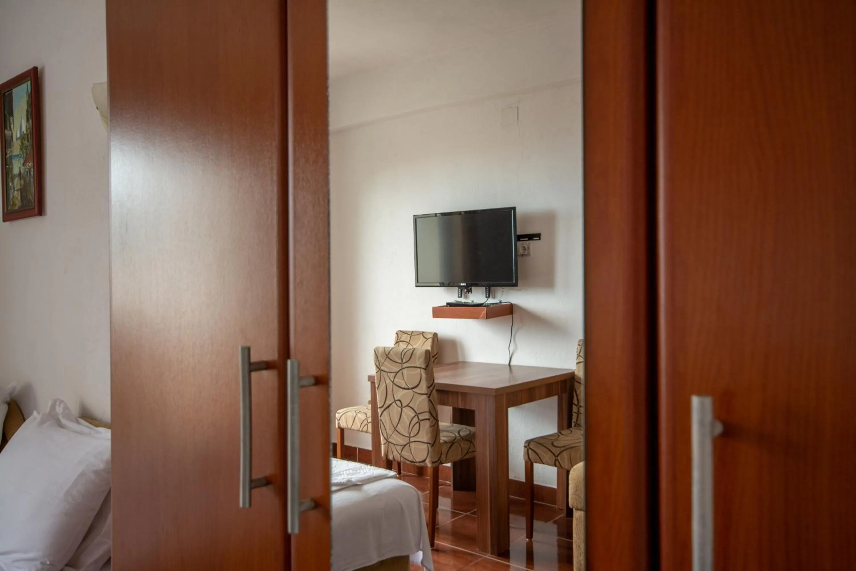 wardrobe in Evropa Lux Apartments