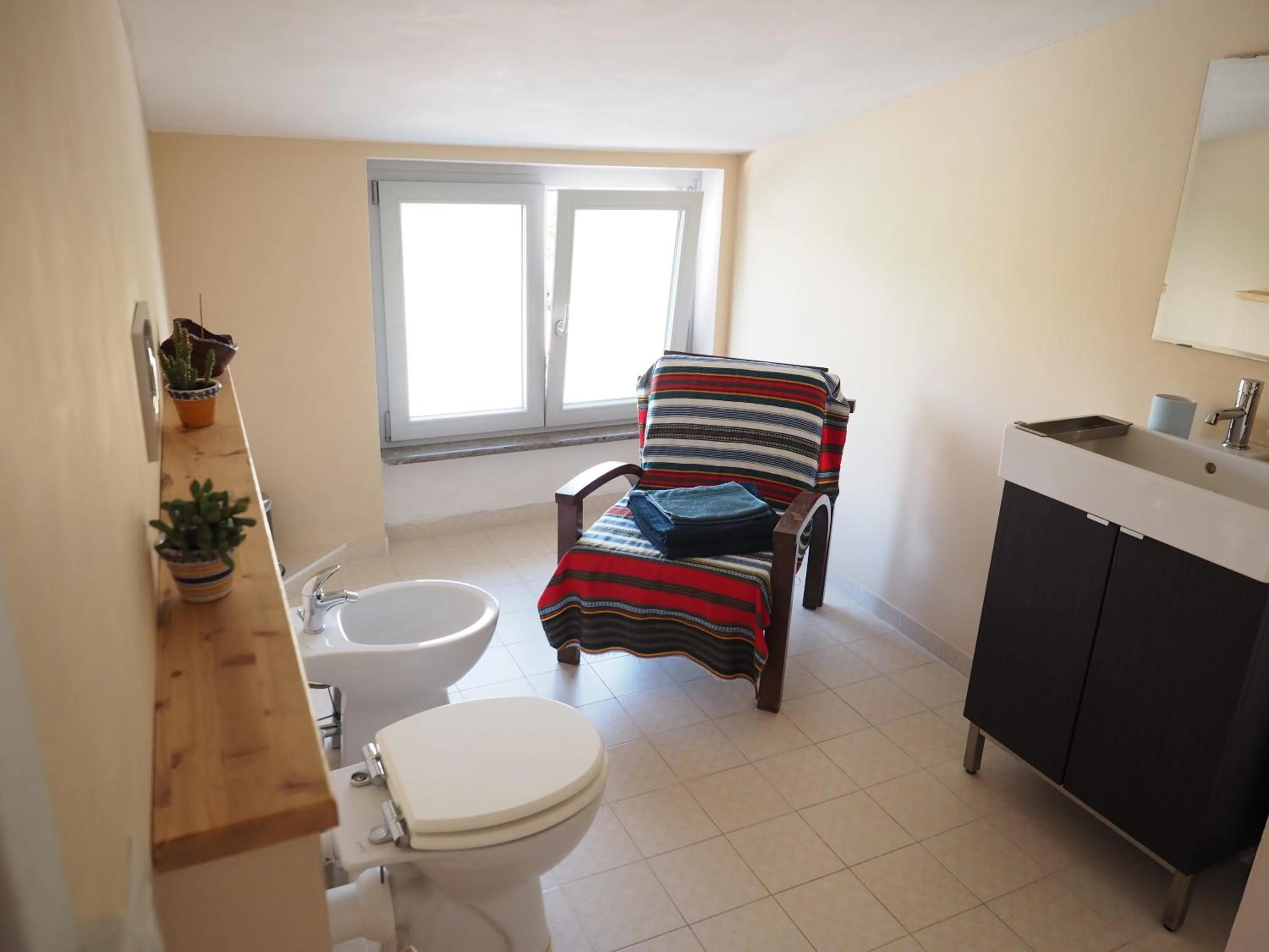 Bathroom in Chez Raz B&B