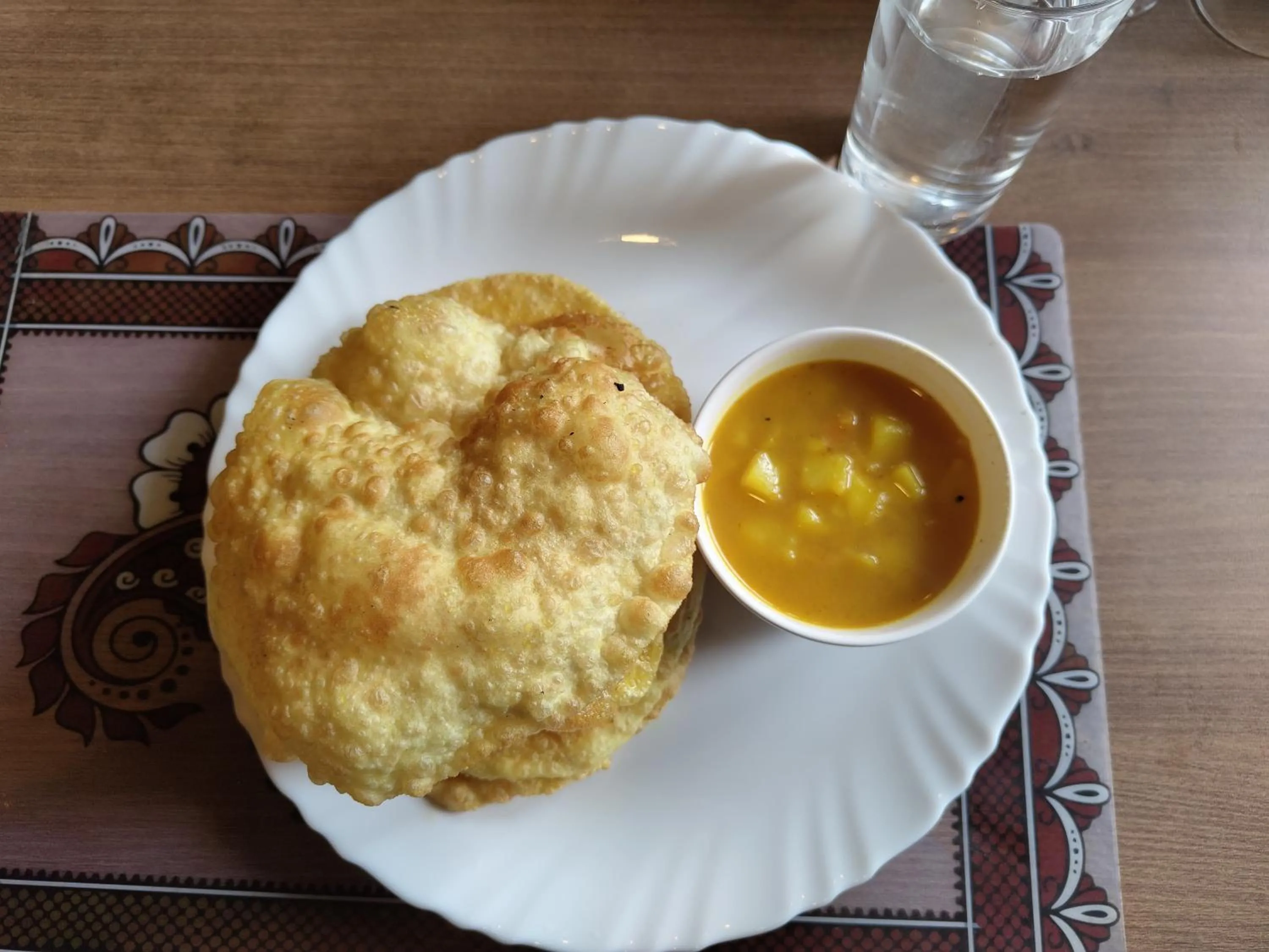 Breakfast in Tribal Wood Resort