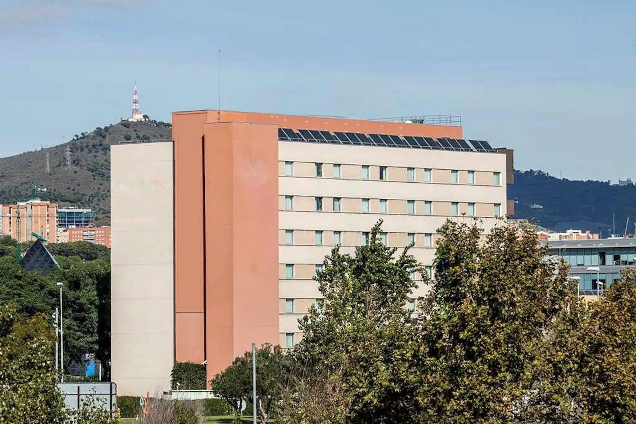 Property building in Travelodge BCN Cornella Fira