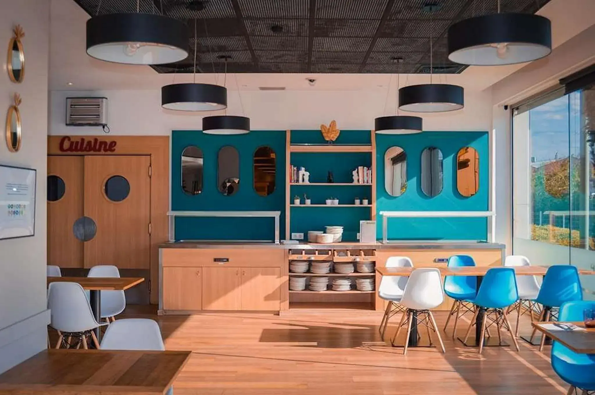 Lounge or bar in Travelodge BCN Cornella Fira Lounge or bar in Travelodge BCN Cornella Fira