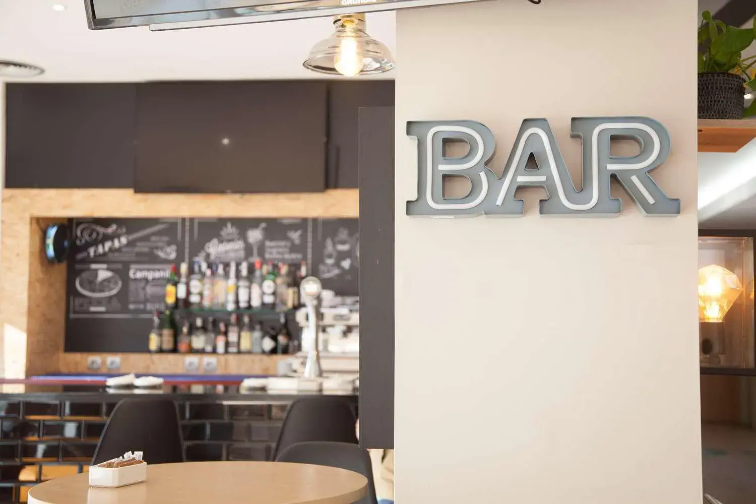 Lounge or bar in Travelodge BCN Cornella Fira Lounge or bar in Travelodge BCN Cornella Fira