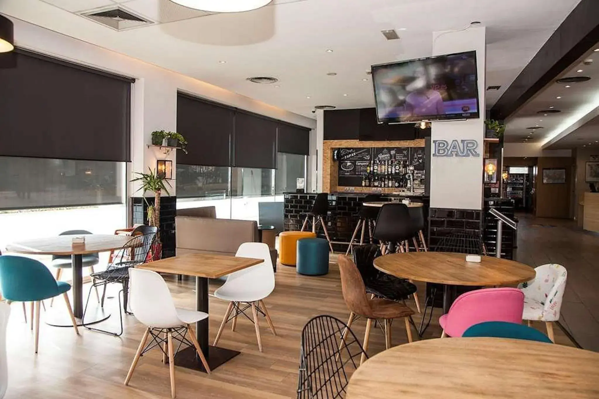 Restaurant/places to eat in Travelodge BCN Cornella Fira Restaurant/places to eat in Travelodge BCN Cornella Fira