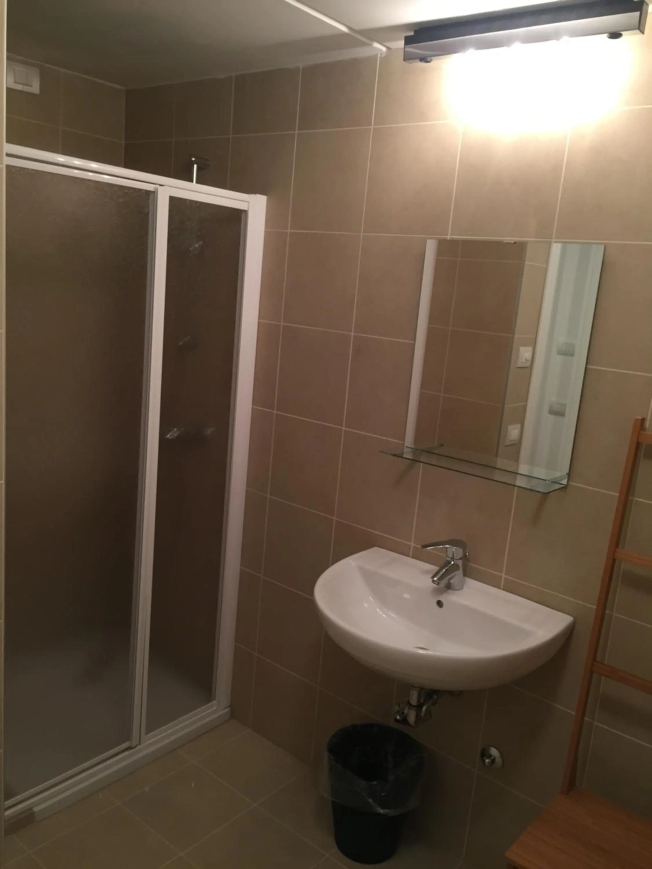 Bathroom in Komodo short stay apartments