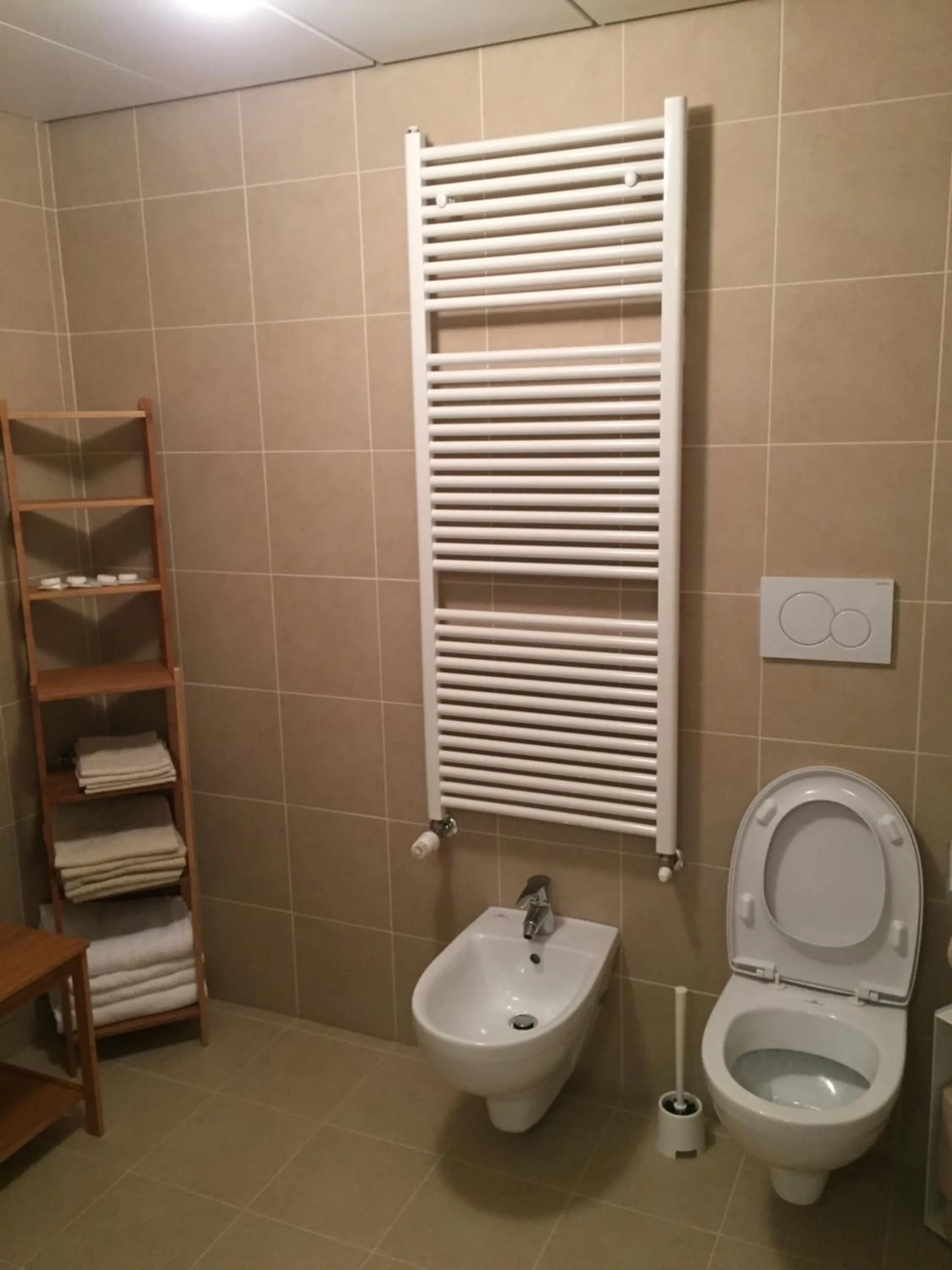 Bathroom in Komodo short stay apartments