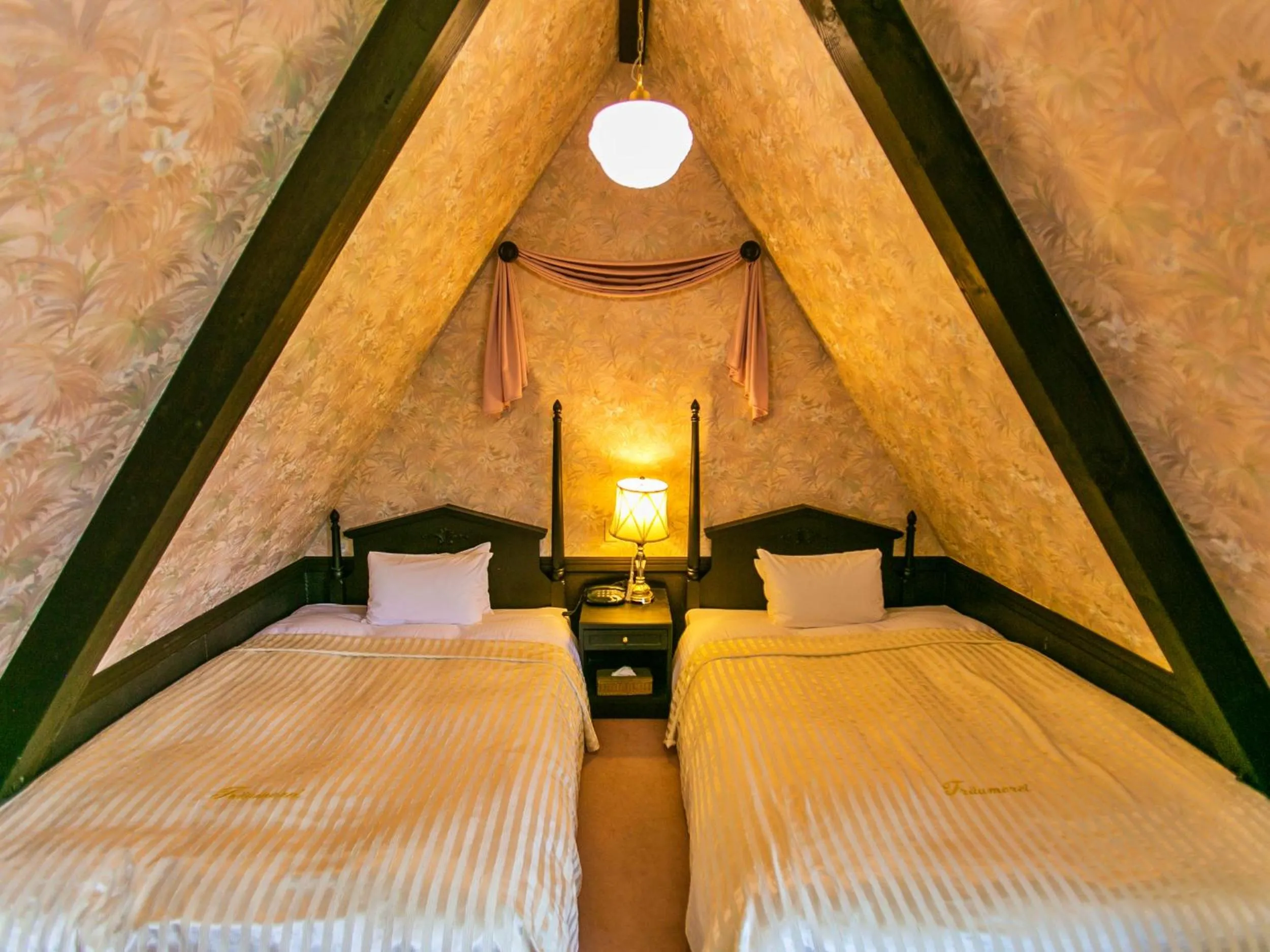 Bed in Restaurant & Hotel Traumerei