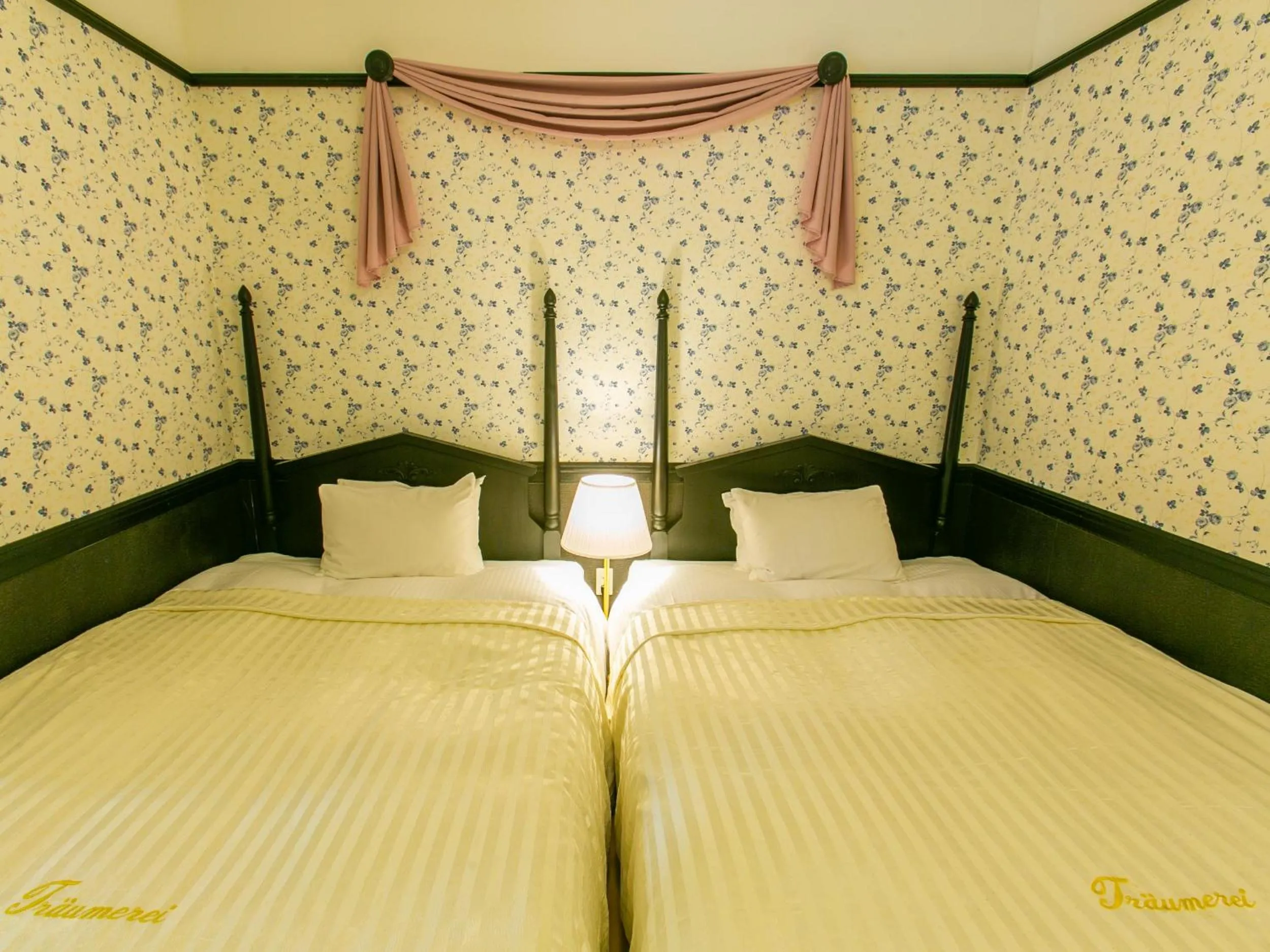 Bed in Restaurant & Hotel Traumerei